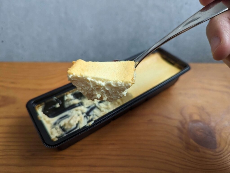 セブンイレブンの「とろなま食感チーズテリーヌ」 (1)