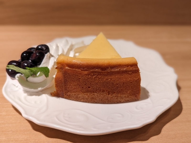 CAFÉ OASIS（カフェオアシス）のベイクドチーズケーキ (3)