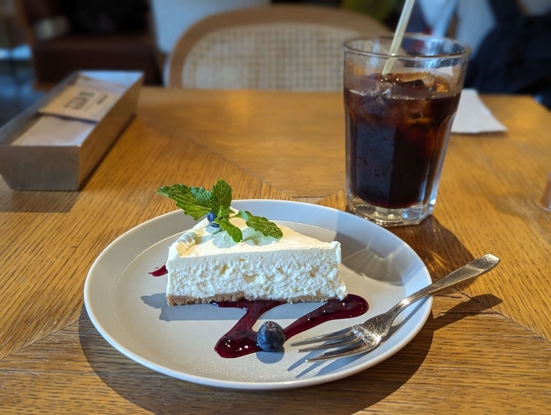 渋谷「フリーマン カフェ （FREEMAN CAFE）」のレアチーズケーキの写真 (5)