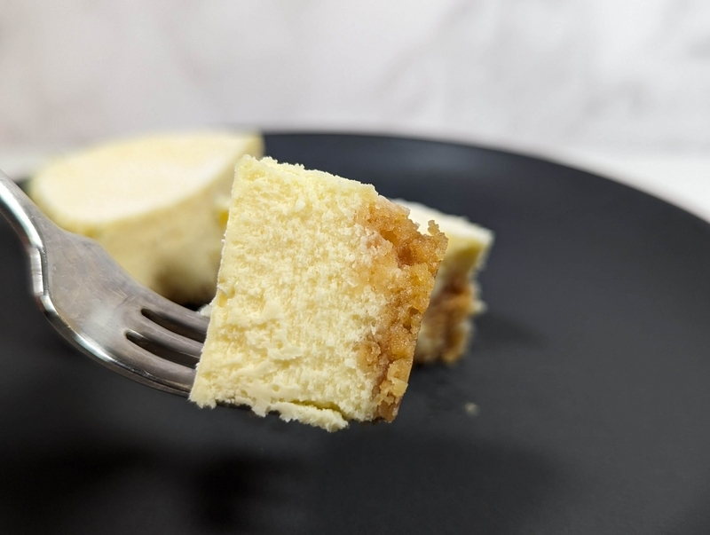 セブンイレブン「とろ生食感チーズケーキ」2024年3月19日 (9)