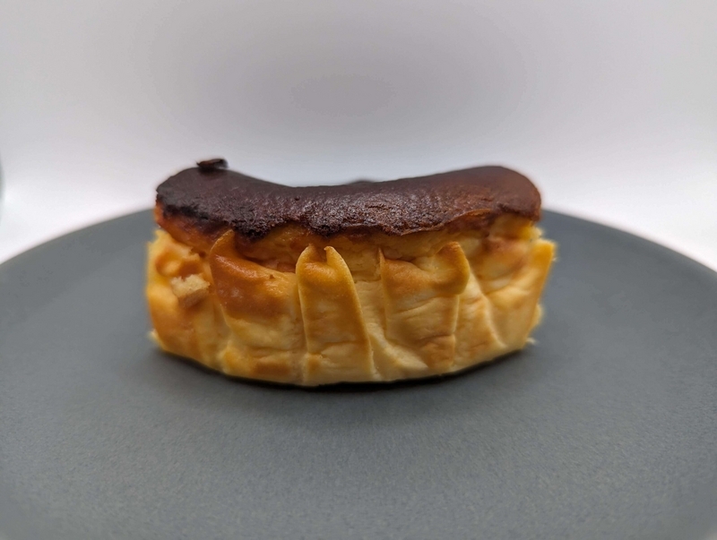 RUNNY CHEESE（ラニーチーズ）のバスクチーズケーキの写真 (8)