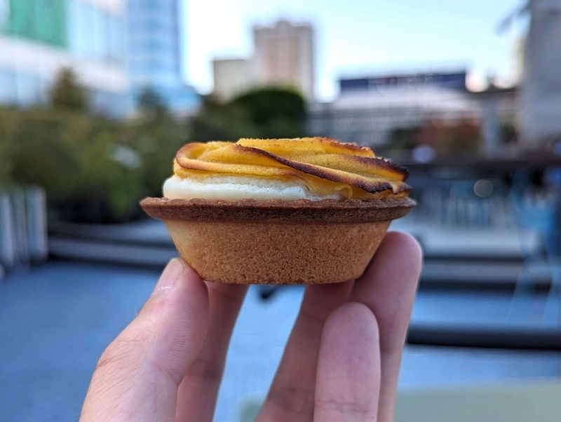 BAKE CHEESE TART「焼きたてチーズタルト 安納芋スイートポテト」の写真