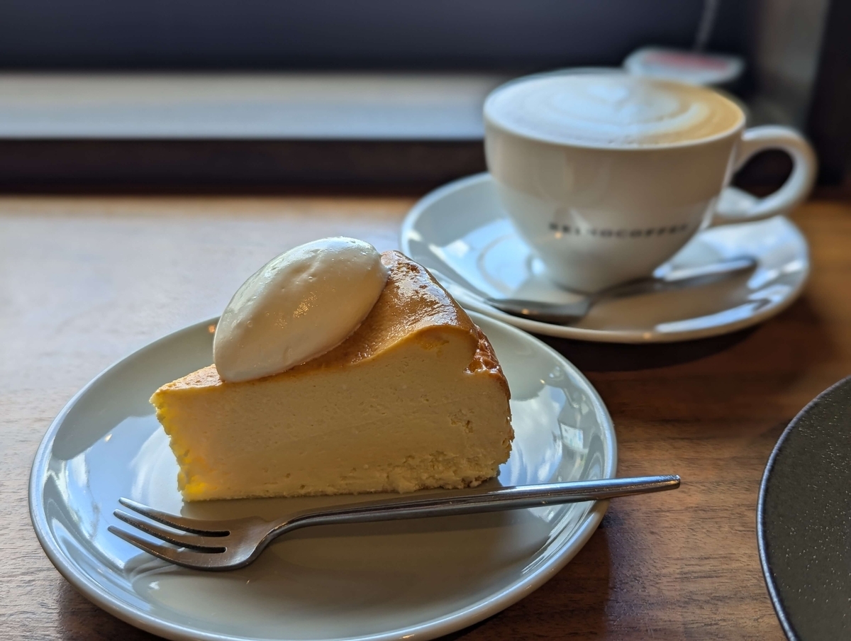 中村橋　レイノ コーヒーストア （REINO COFFEE STORE）のバスクチーズケーキ