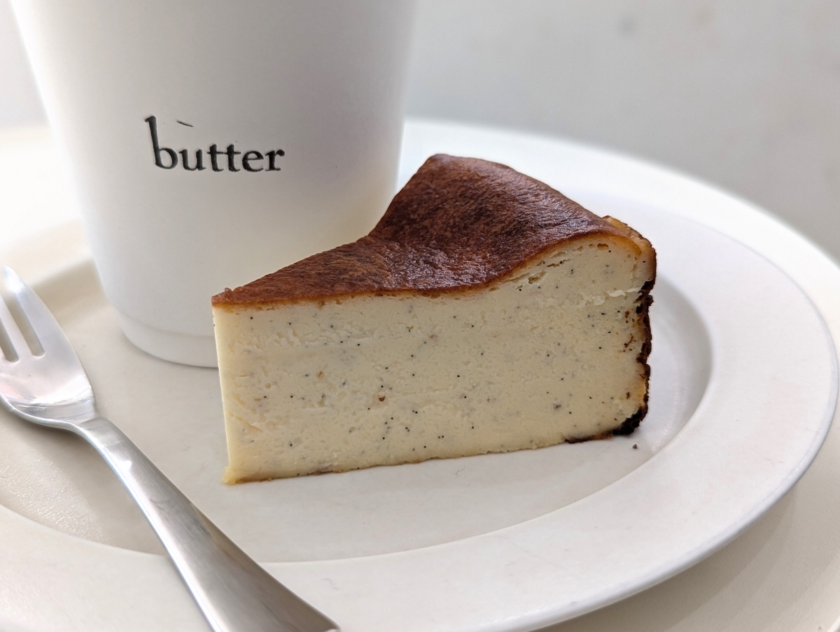 中野「butter（バター）」の絶品バスクチーズケーキとカフェラテ