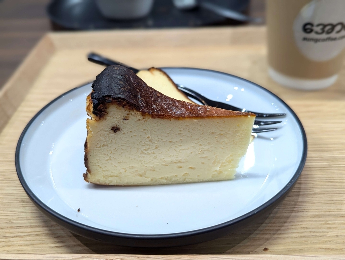 アウンコーヒー（aung coffee）のバスクチーズケーキ