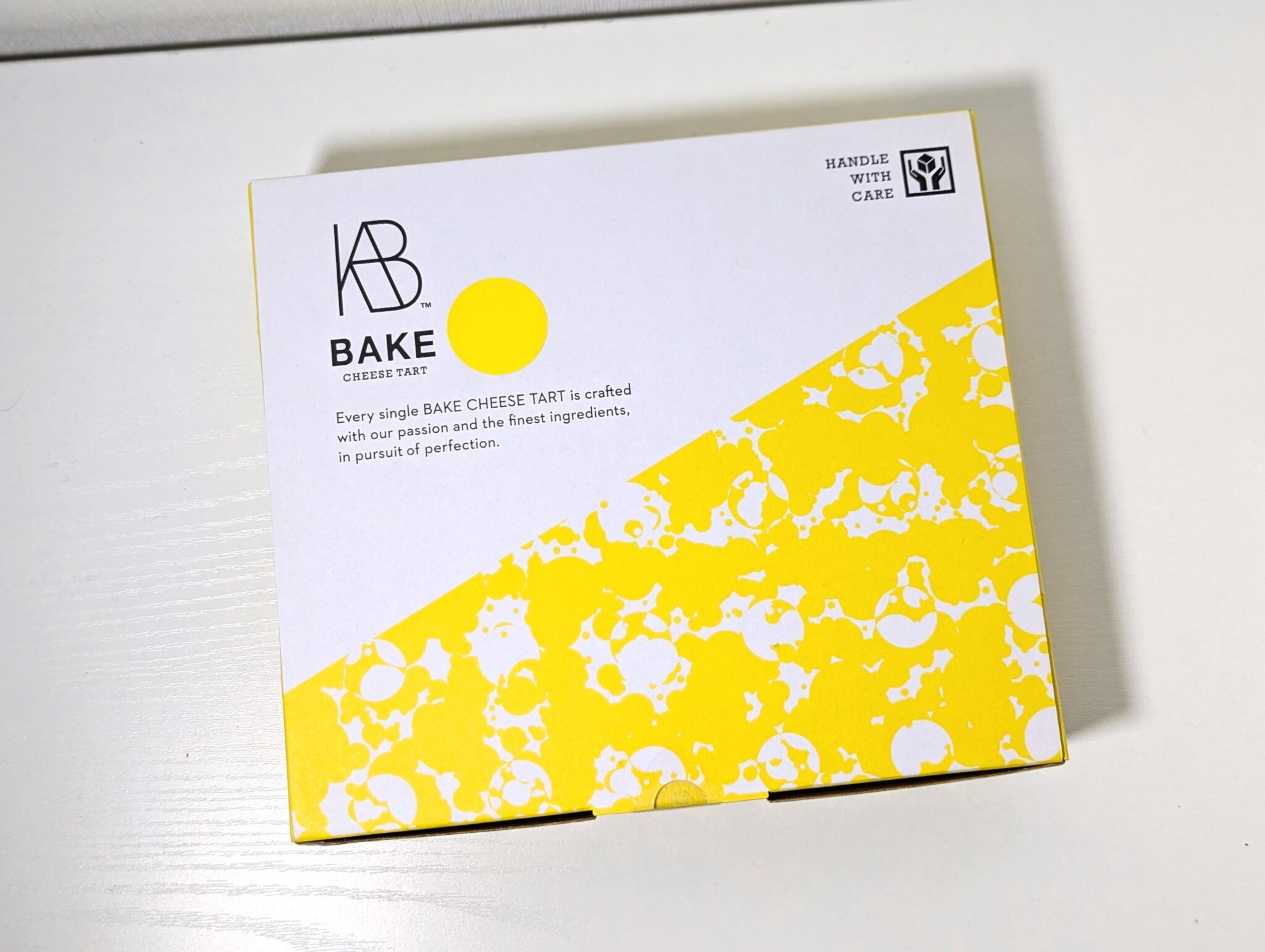 お取り寄せ個包装チーズタルト【BAKE CHEESE TART】の「チーズタルト 6P BOX」を食べてみた | チーズケーキ通信