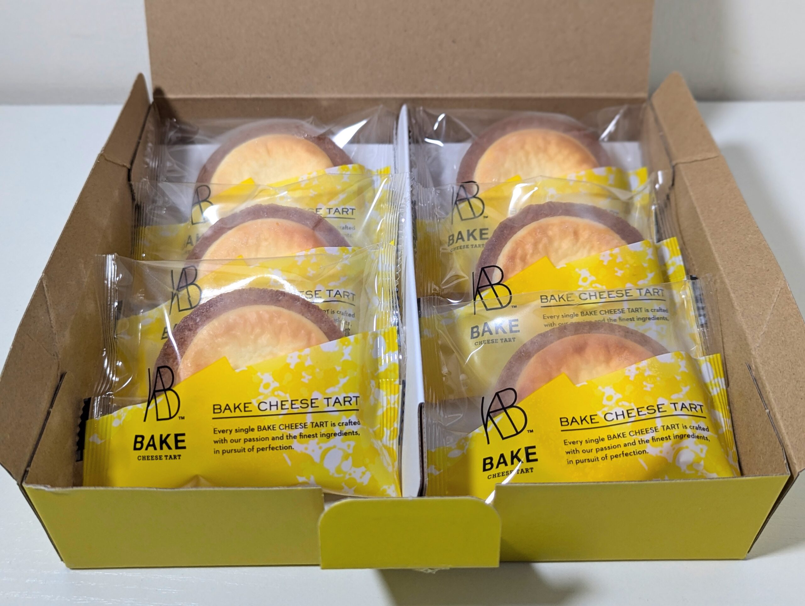 お取り寄せ個包装チーズタルト【BAKE CHEESE TART】の「チーズタルト 6P BOX」を食べてみた | チーズケーキ通信