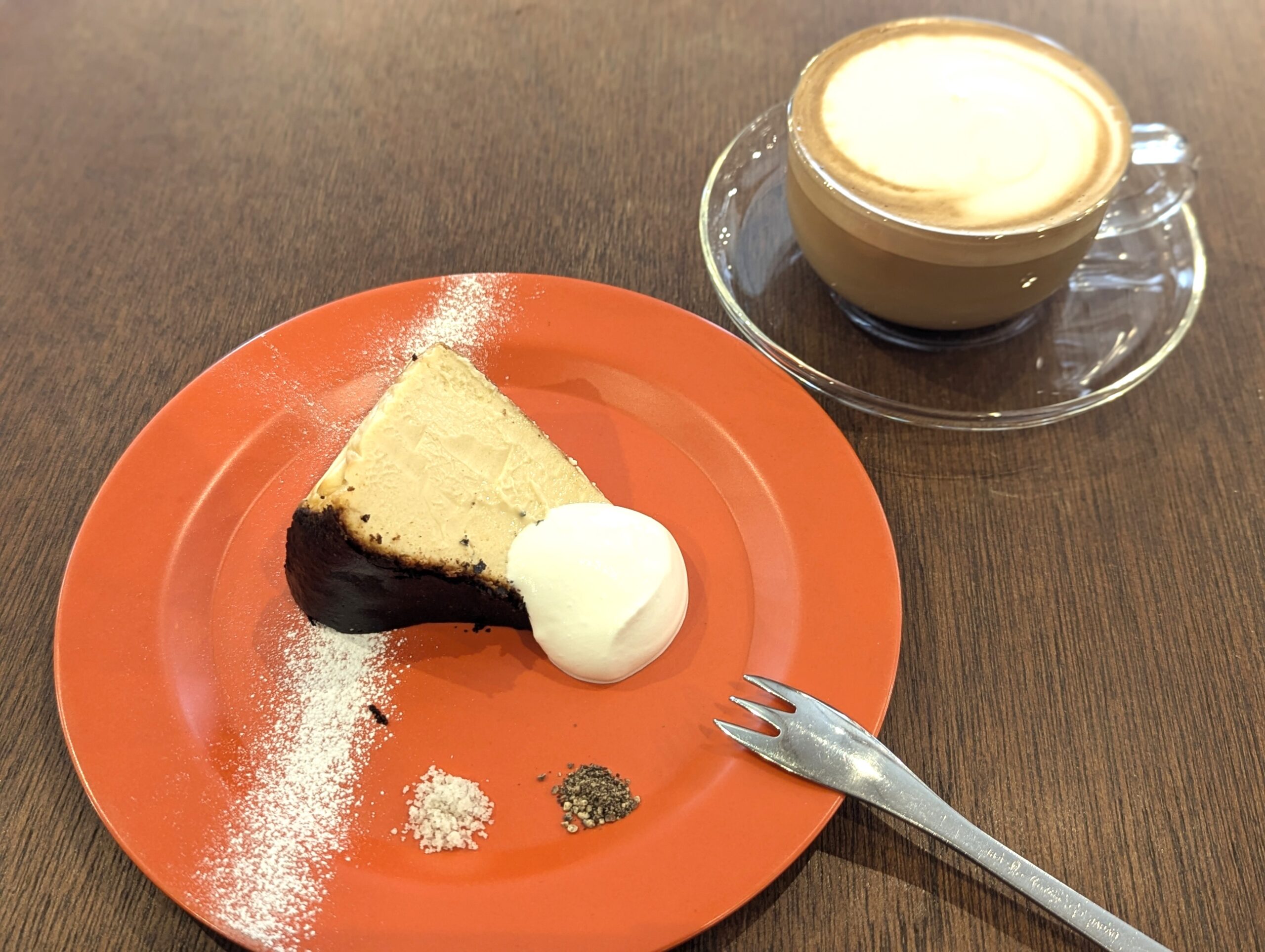 新宿、AfterAllCoffee アフターオールコーヒーのバスクチーズケーキ (11)