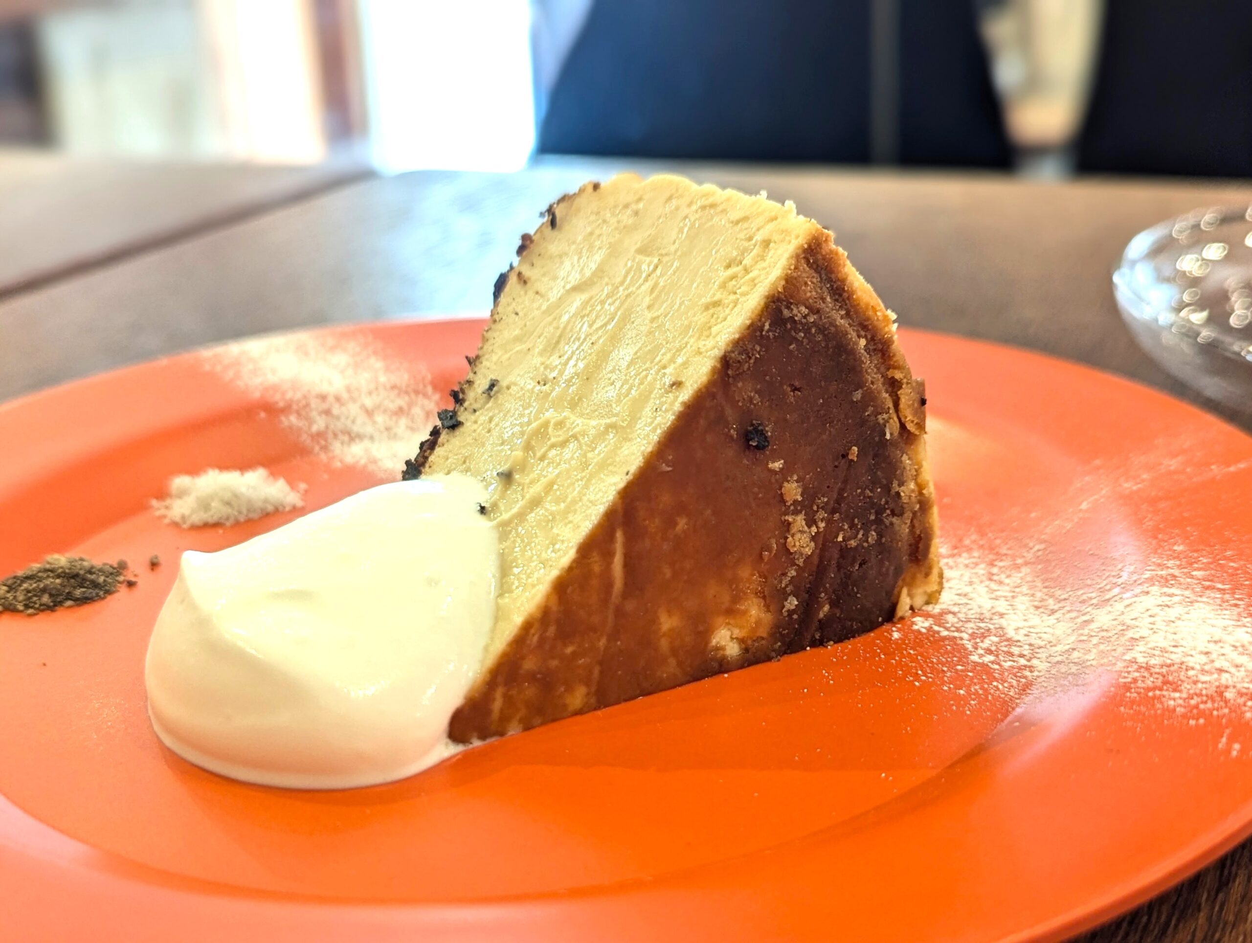 新宿、AfterAllCoffee アフターオールコーヒーのバスクチーズケーキ (4)