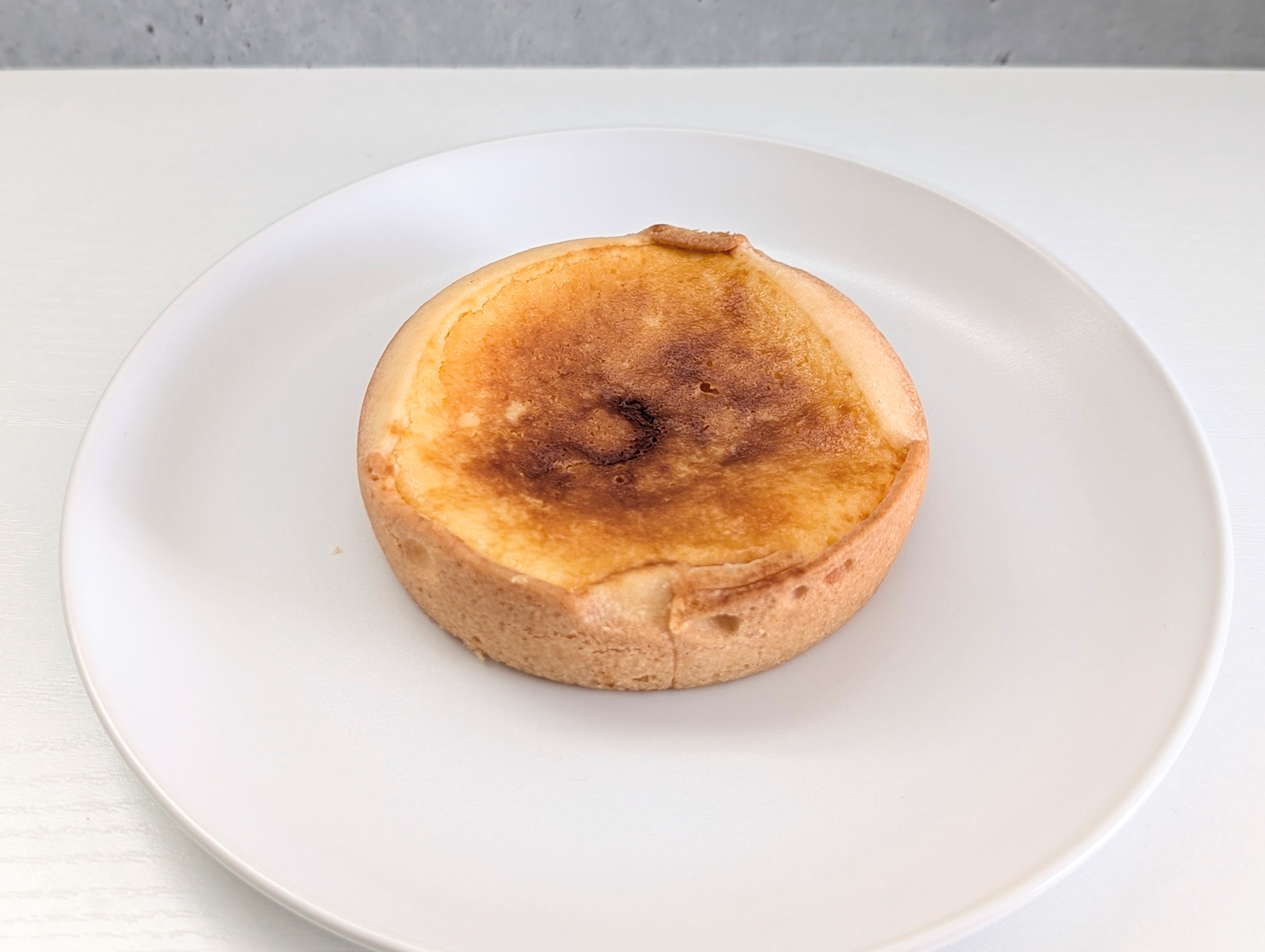 デイリーヤマザキ（山崎製パン）バスクチーズケーキ風タルト (2)