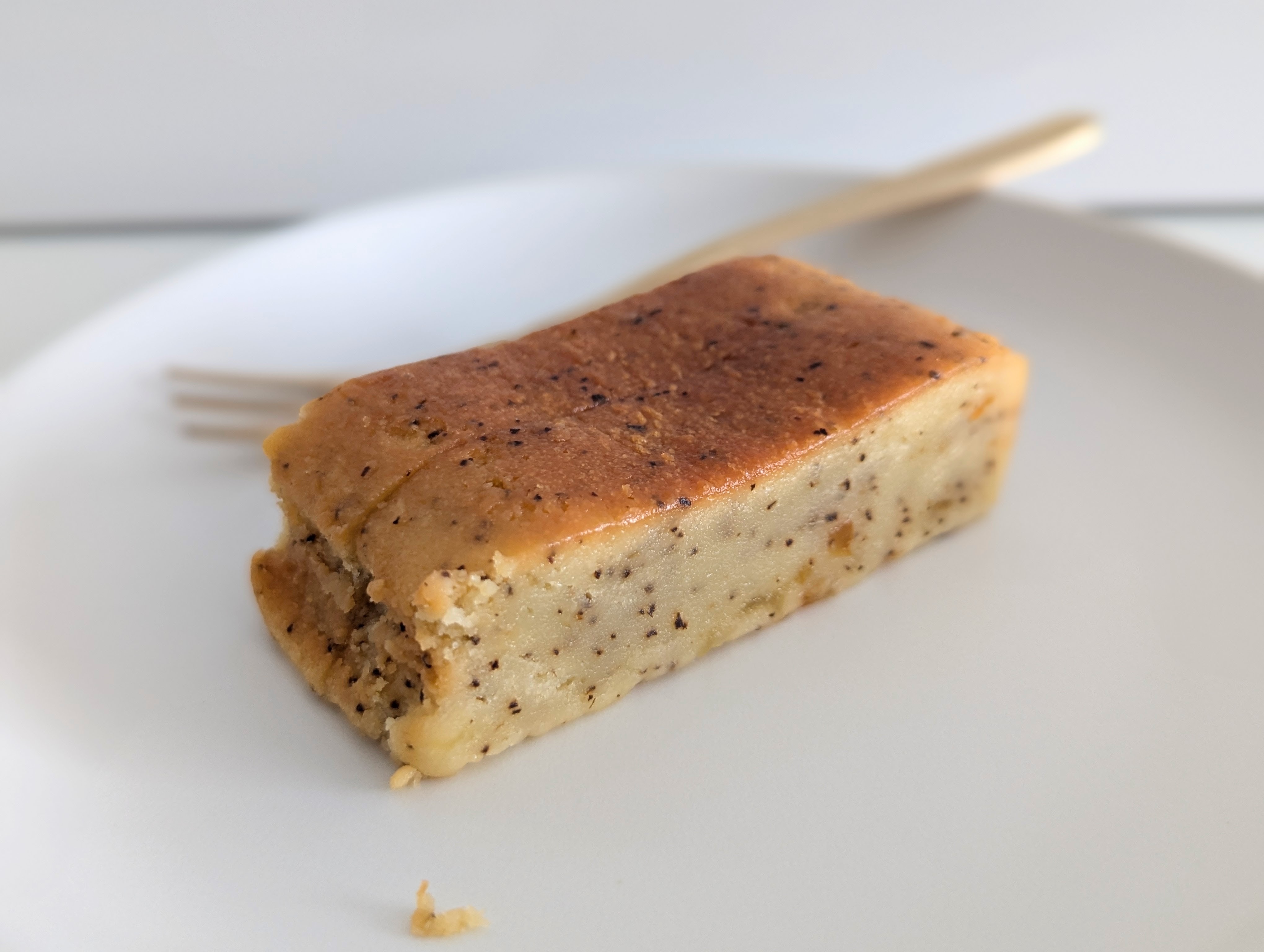 ファミリーマート、【ファミマでアフタヌーンティー】紅茶チーズケーキ(オレンジピール入り) (14)