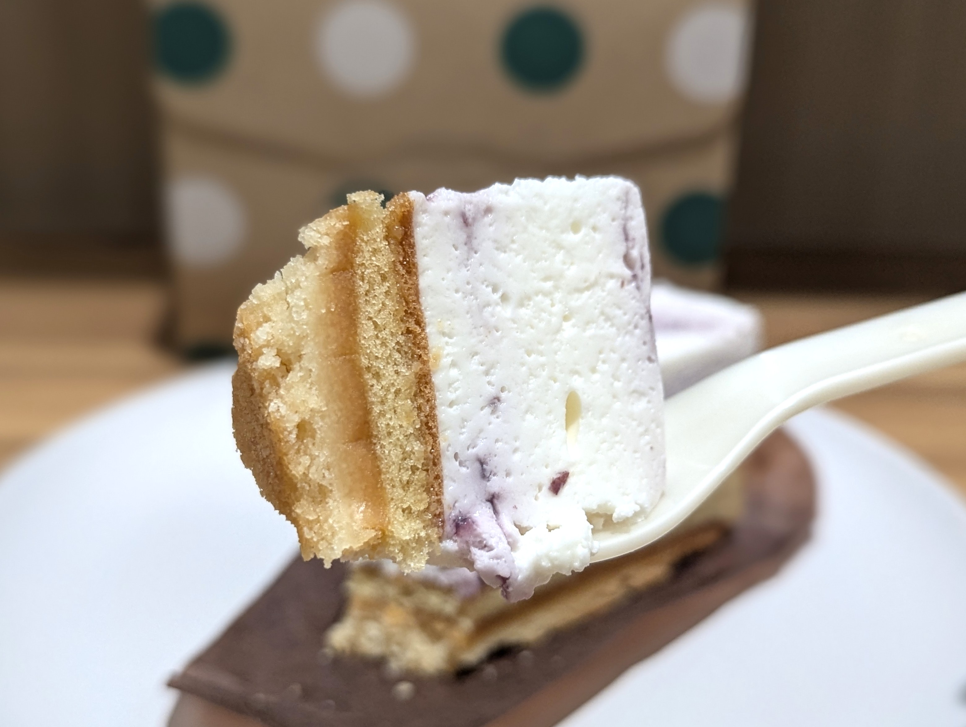 スターバックス、ブルーベリーレアチーズケーキ (11)