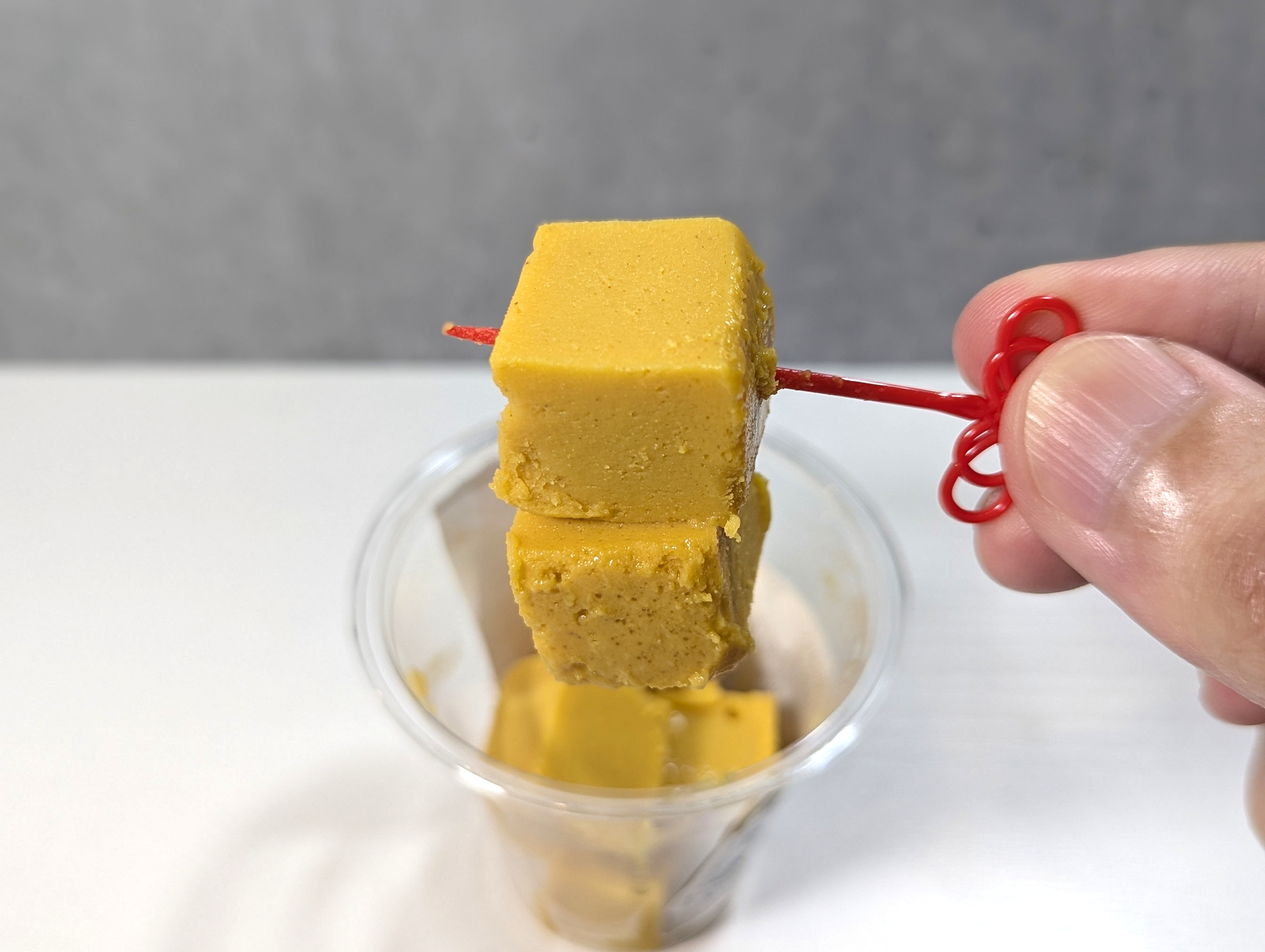 セブンイレブン、ひとくちかぼちゃケーキ シナモン入り (10)