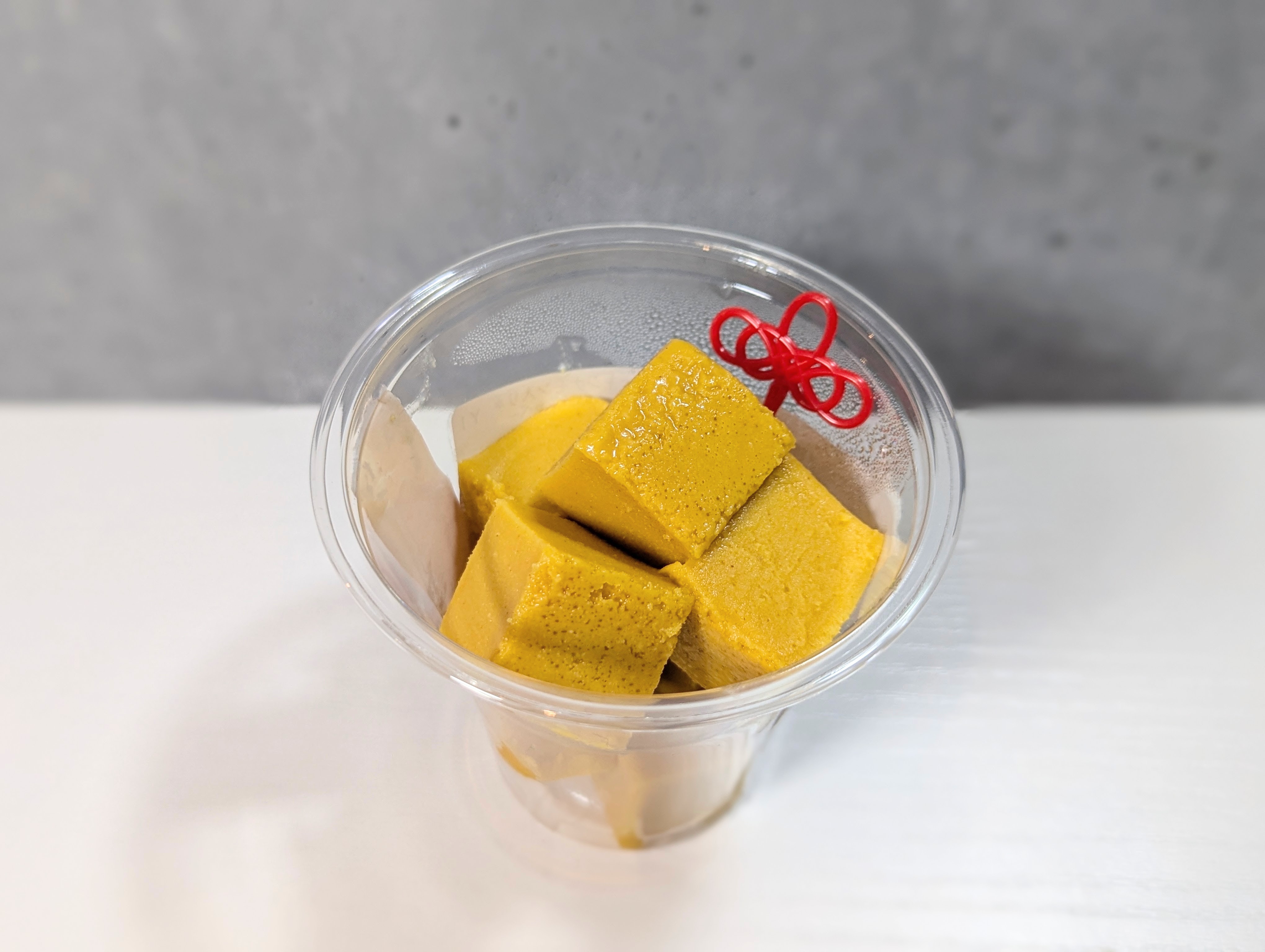 セブンイレブン、ひとくちかぼちゃケーキ シナモン入り (9)