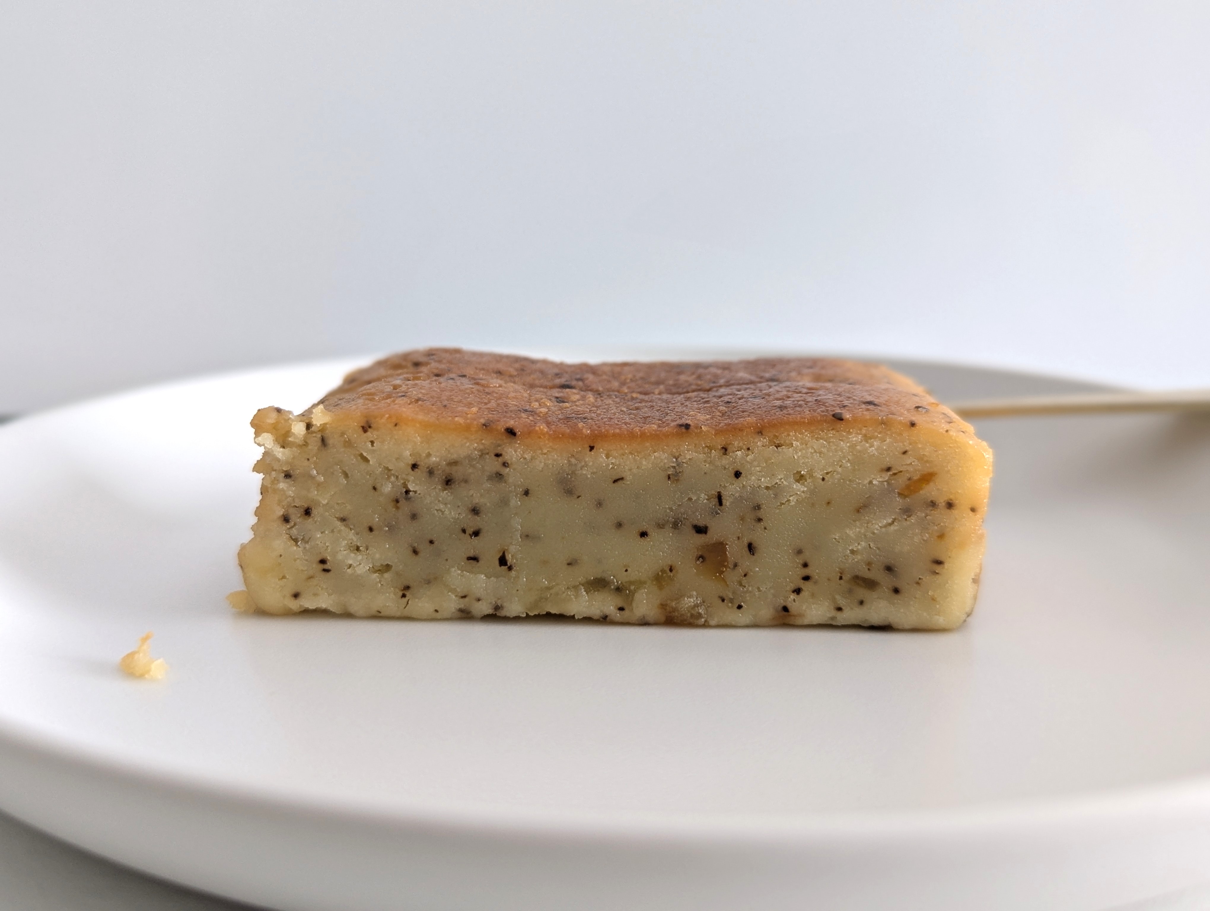 ファミリーマート、【ファミマでアフタヌーンティー】紅茶チーズケーキ（オレンジピール入り） (11)