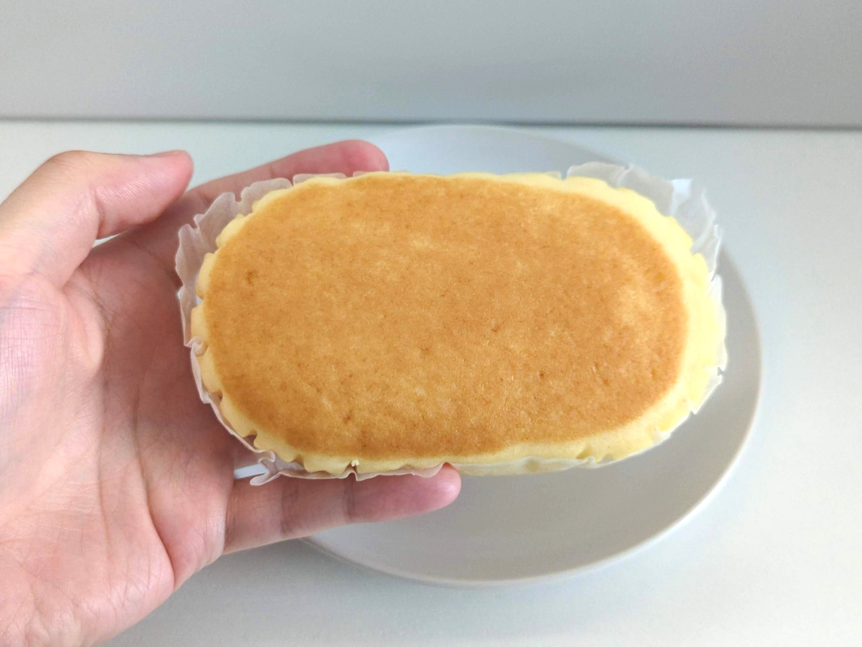 ファミリーマート、なめらかチーズ蒸しケーキ (3)