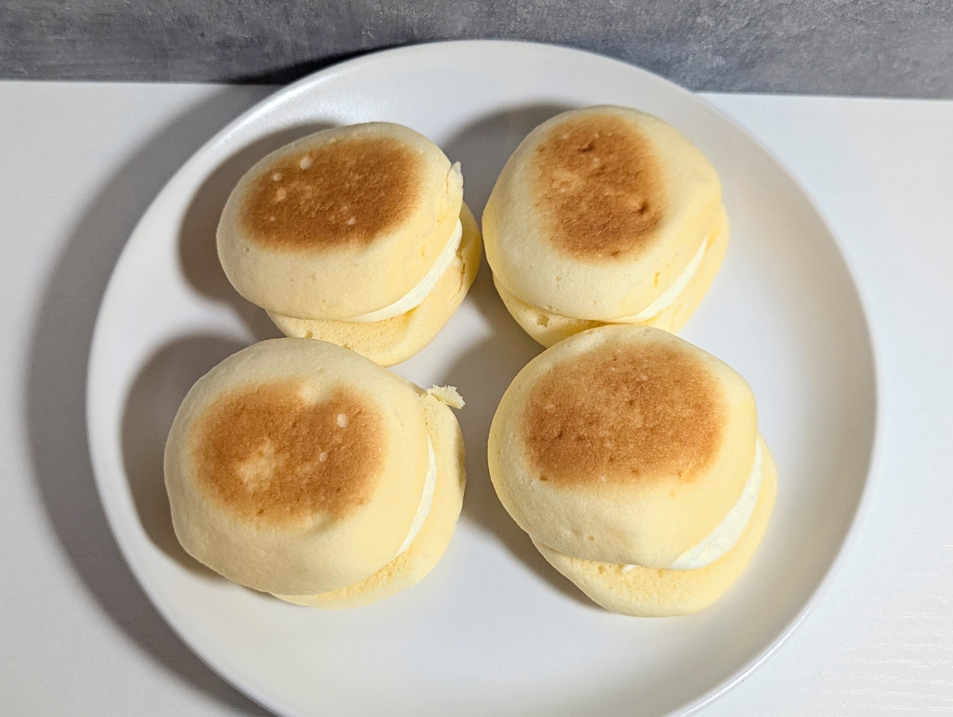 セブンイレブン、焼きチーズスフレ、チーズクリーム (2)