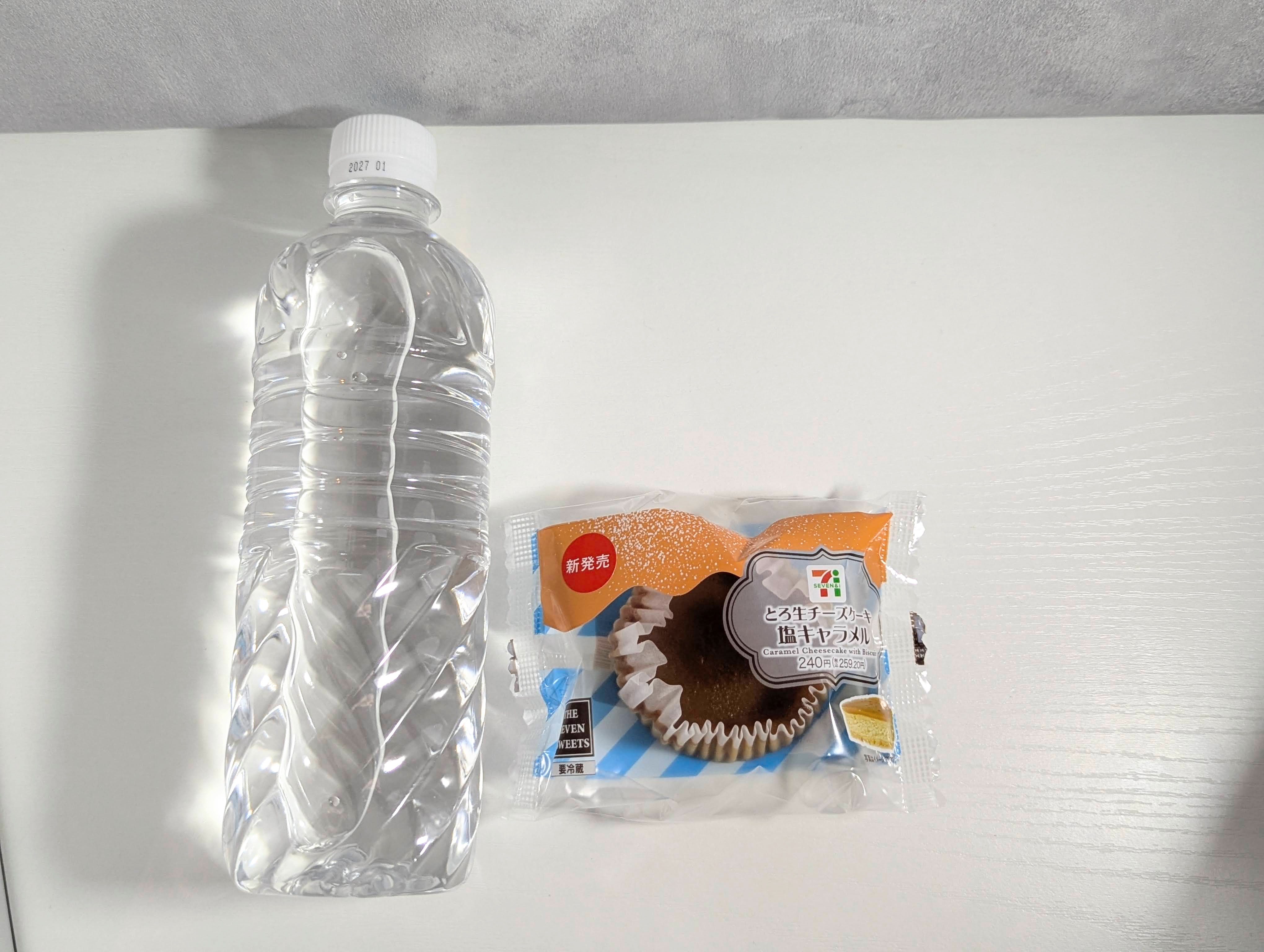 セブンイレブン、とろ生チーズケーキ、塩キャラメル (3)