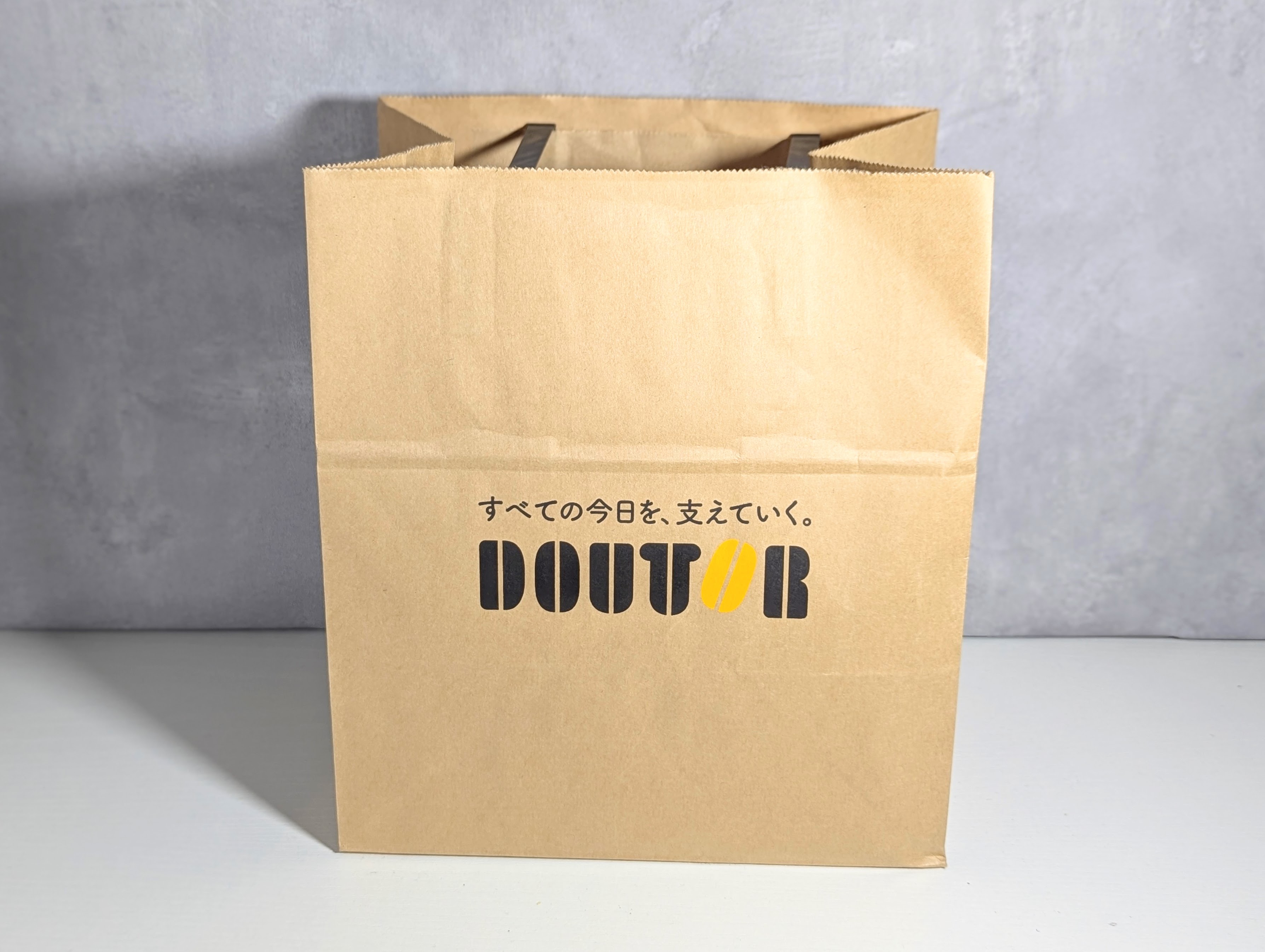 ドトール、白桃とシャインマスカットのレアチーズ (1)