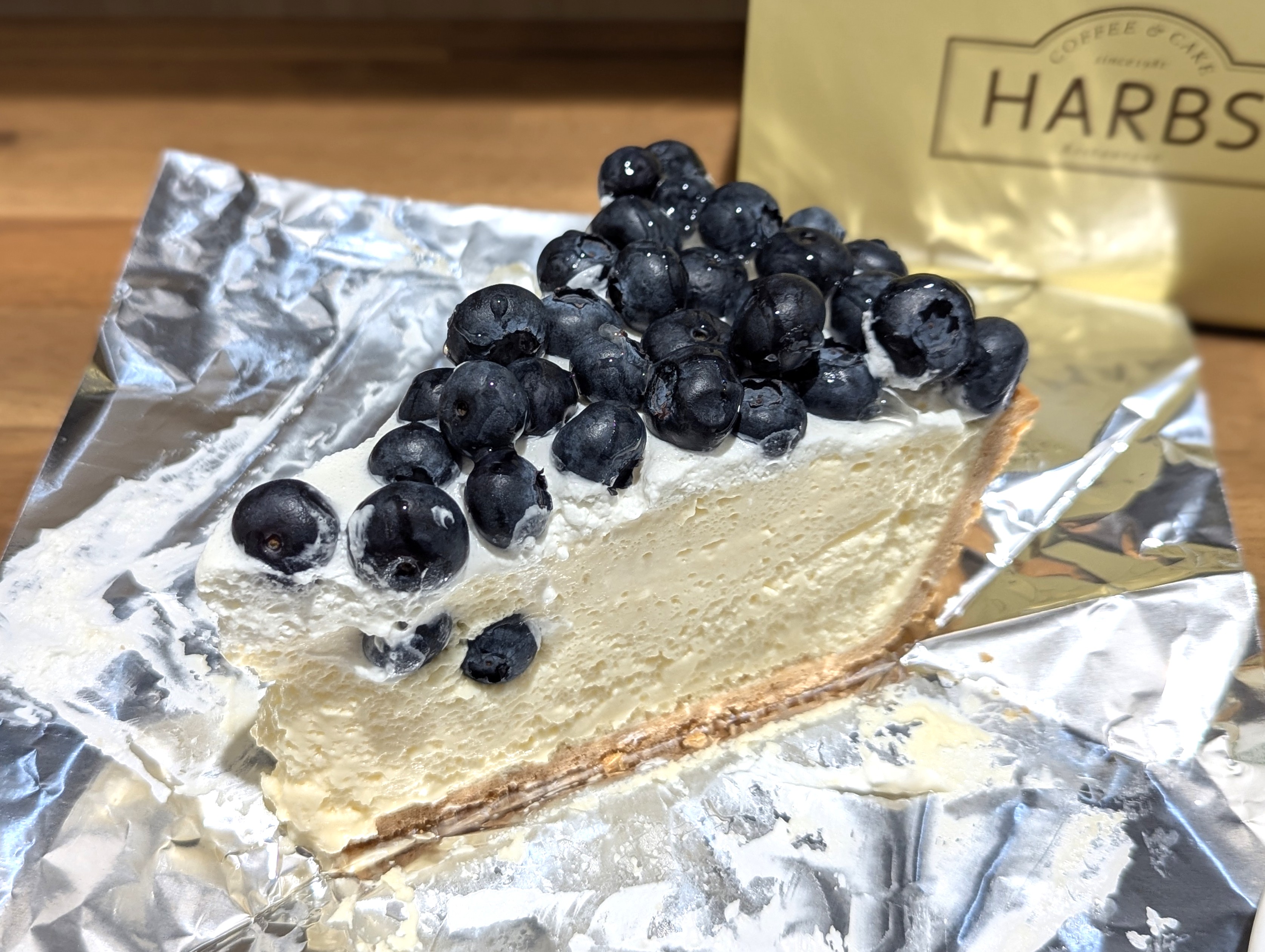 ハーブス（HARBS）ブルーベリーチーズタルトの写真 (2)
