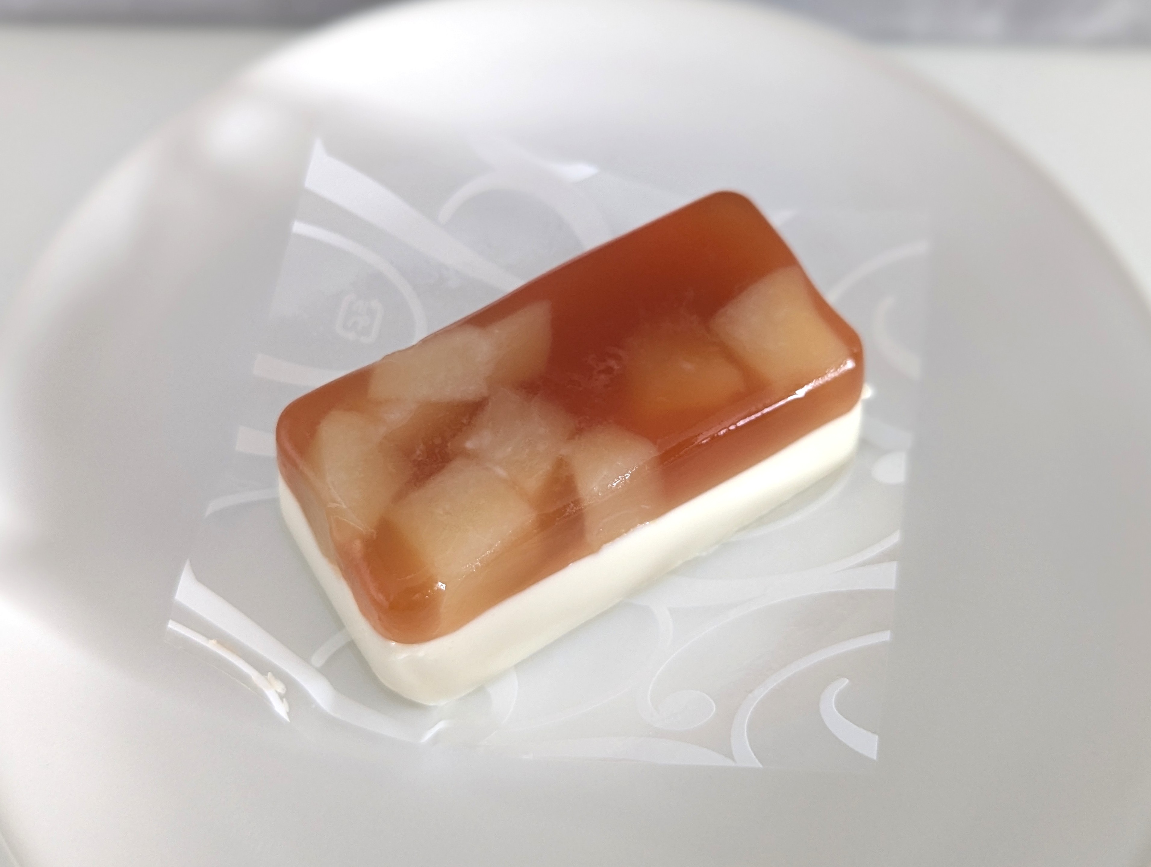 ローソン、桃のレアチーズケーキ (11)