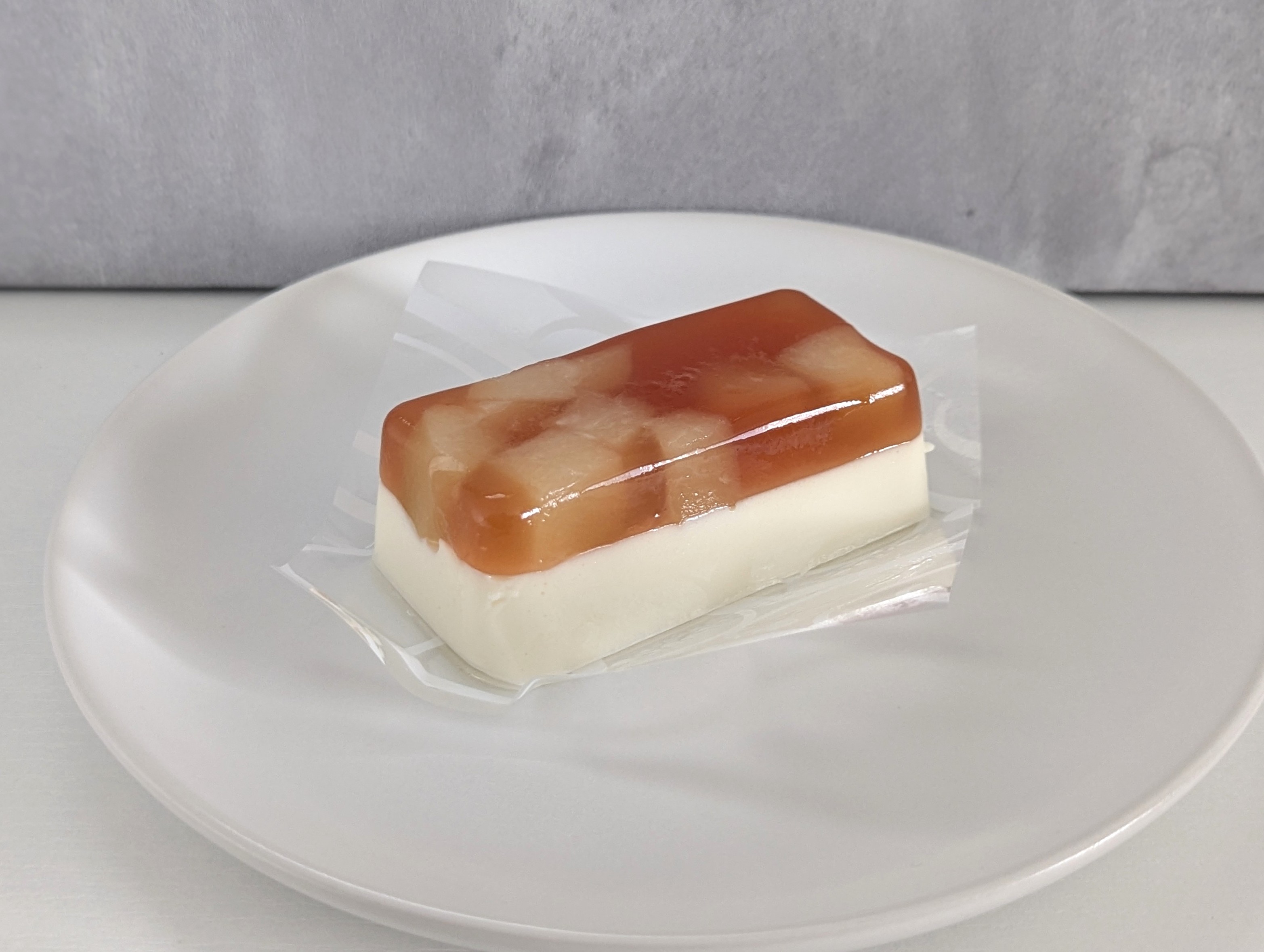 ローソン、桃のレアチーズケーキ (11)