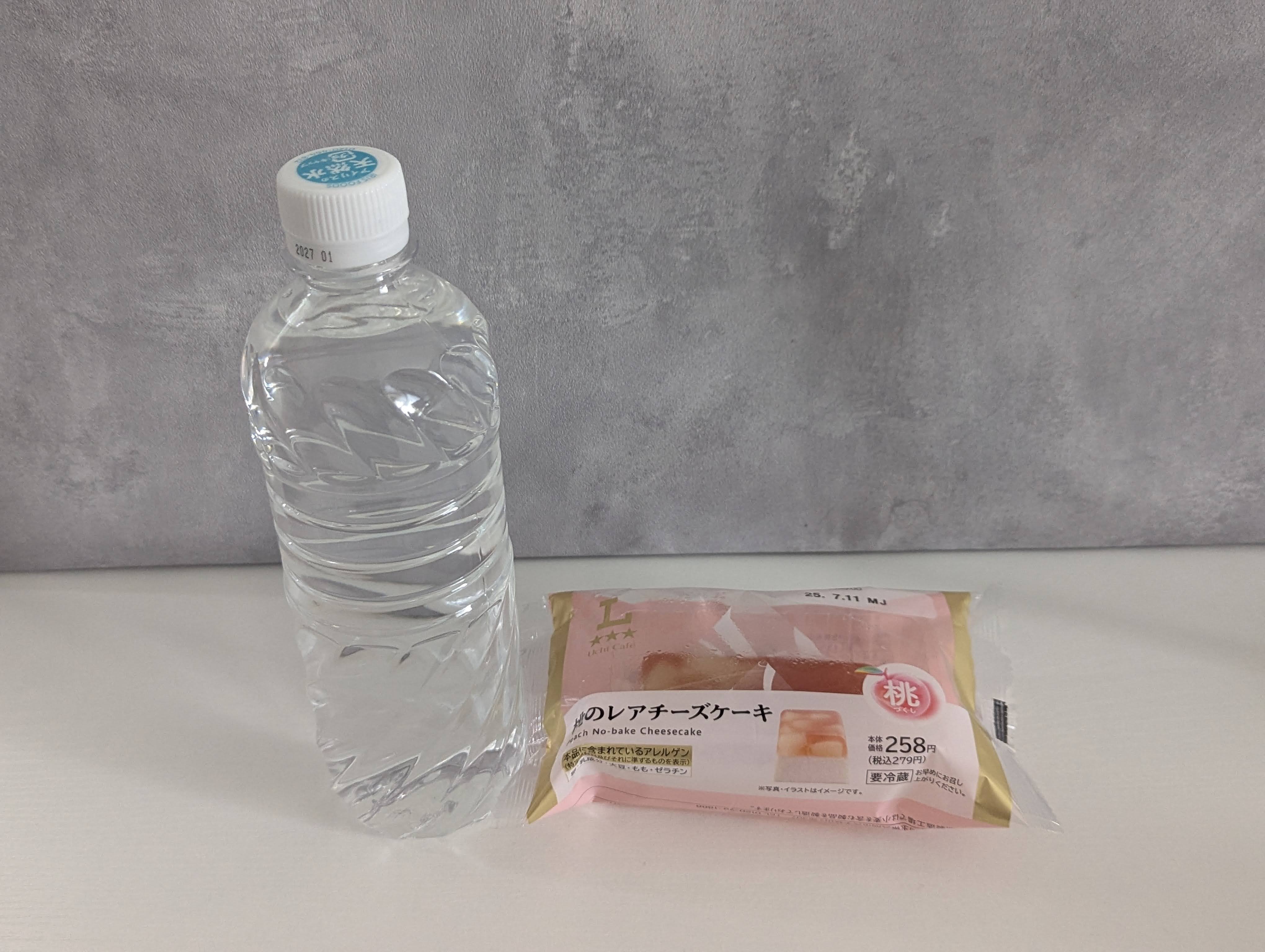 ローソン、桃のレアチーズケーキ (4)