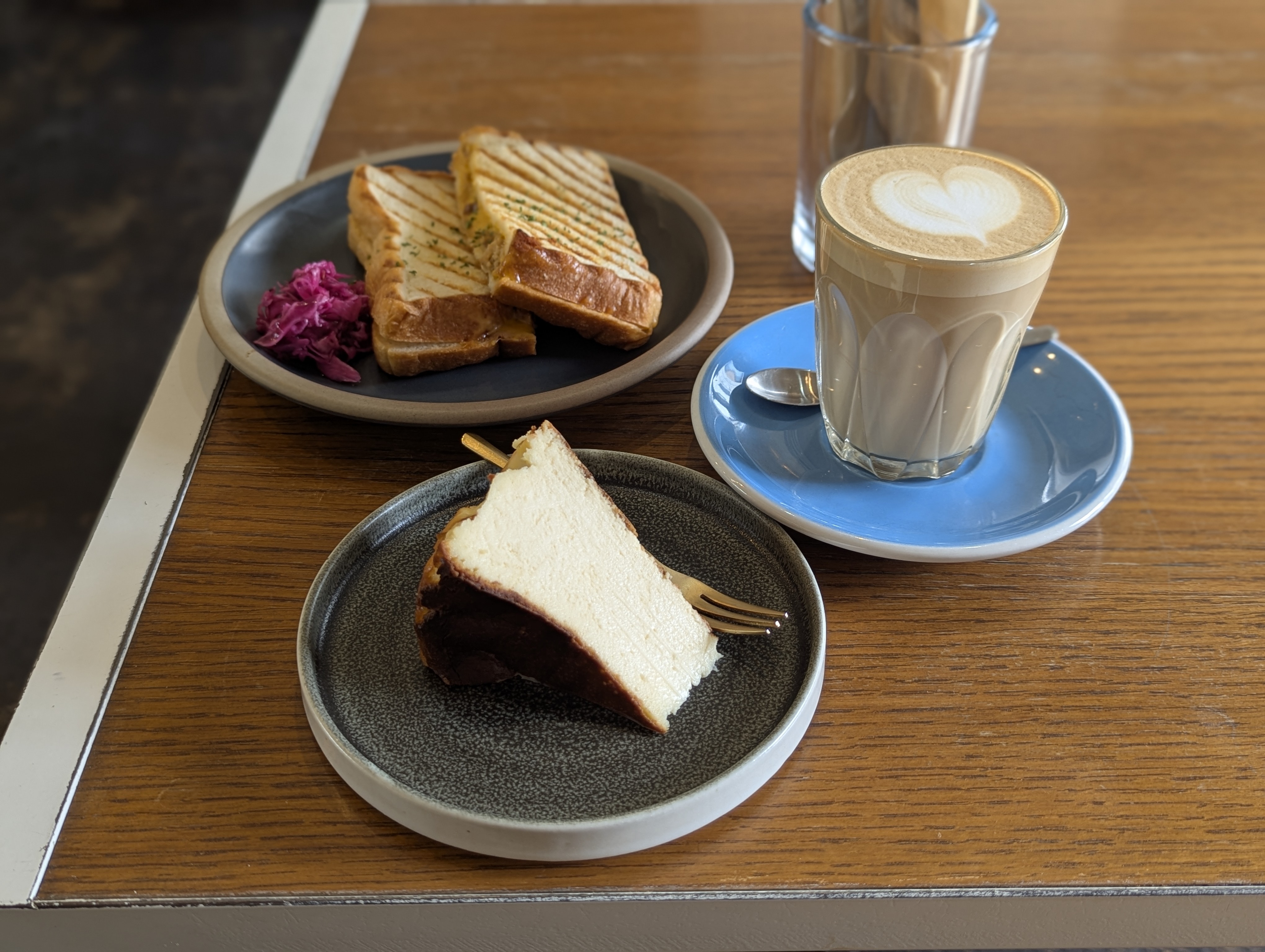 上町 YOUR DAILY COFFEE （ユア デイリー コーヒー） バスクチーズケーキ (6)