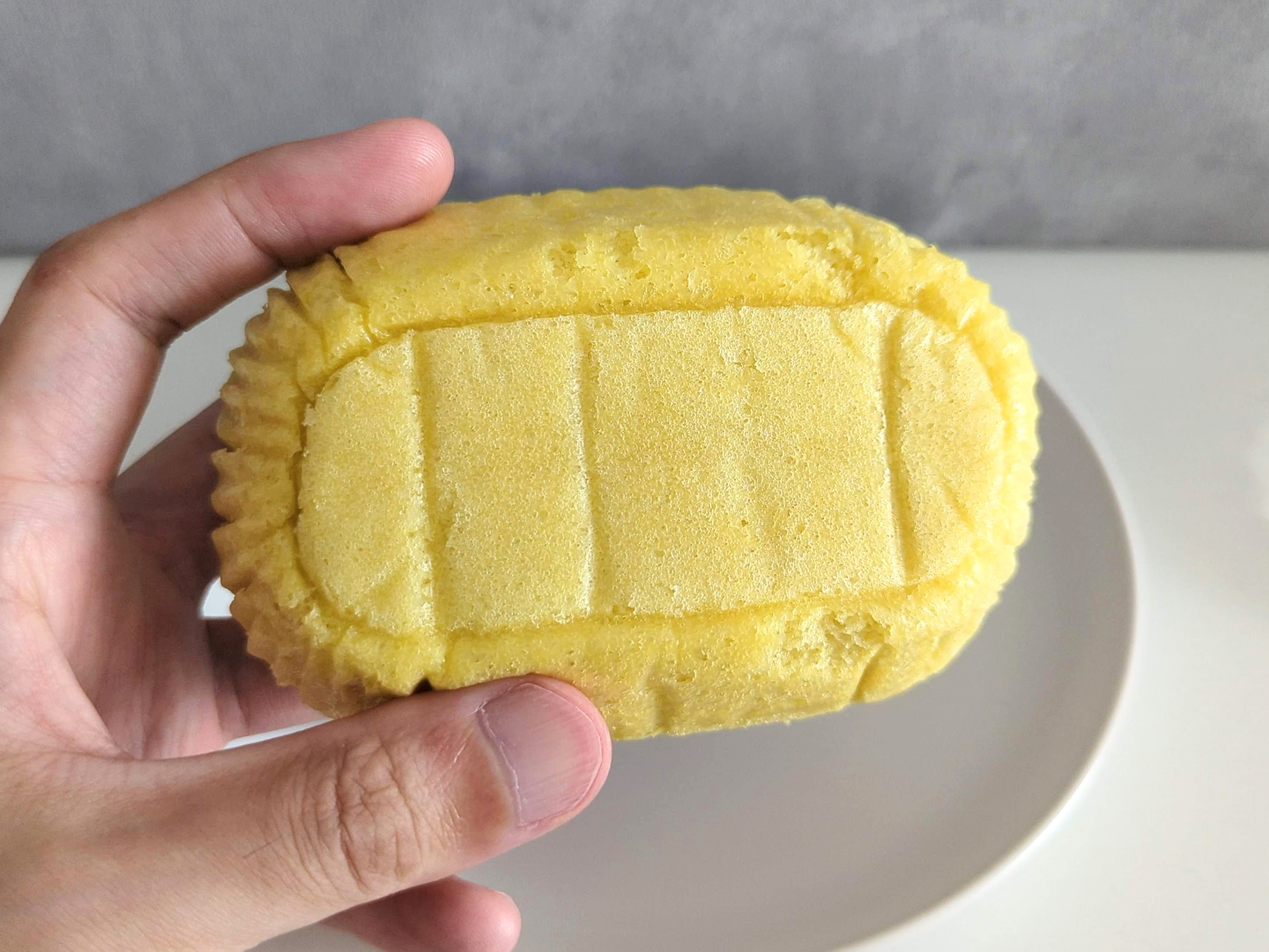 山崎製パン、北海道チーズ蒸しケーキ、完熟バナナ (7)