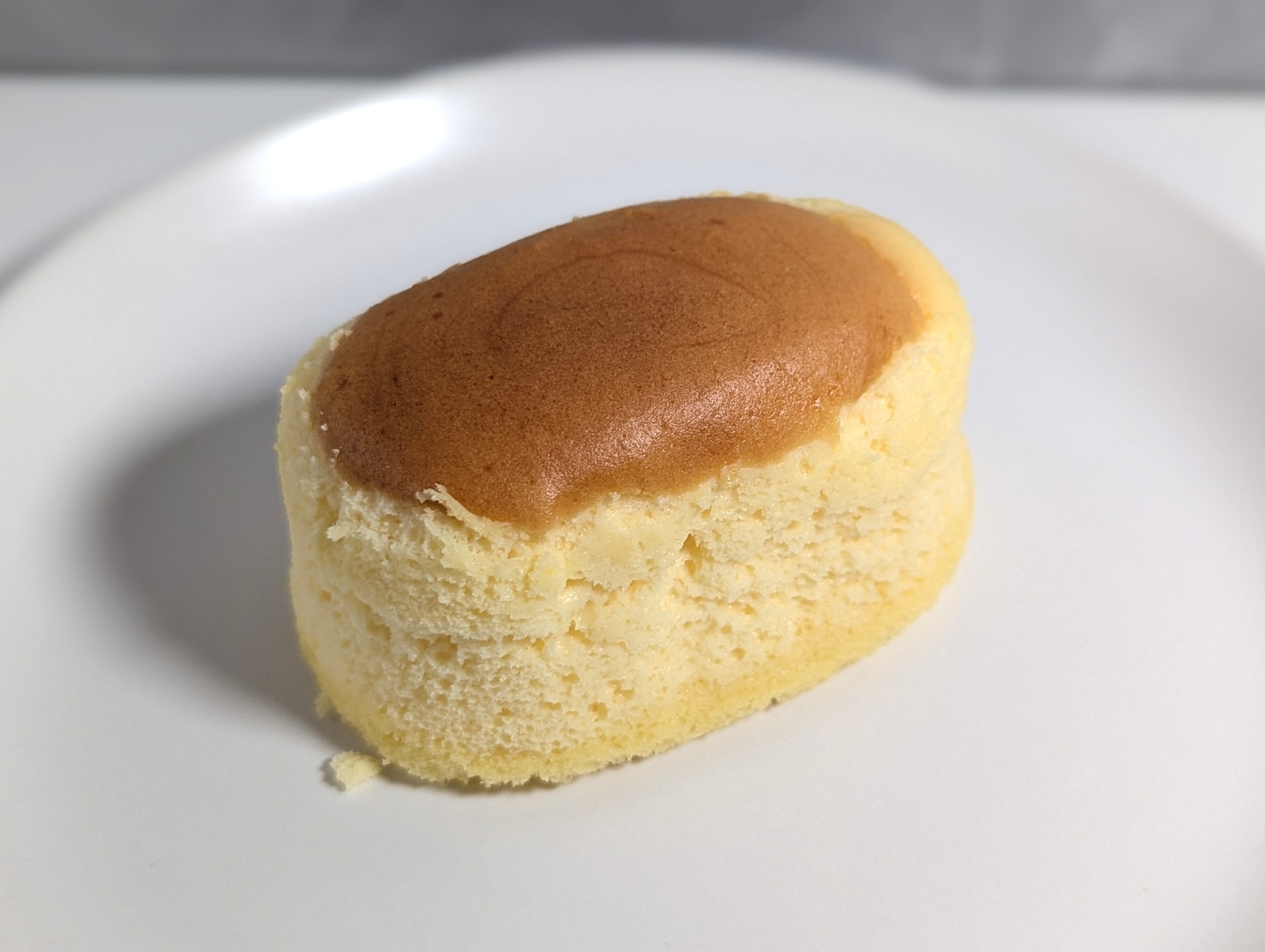 ファミリーマート、ふわしゅわチーズスフレ（レモンソース入り） (9)