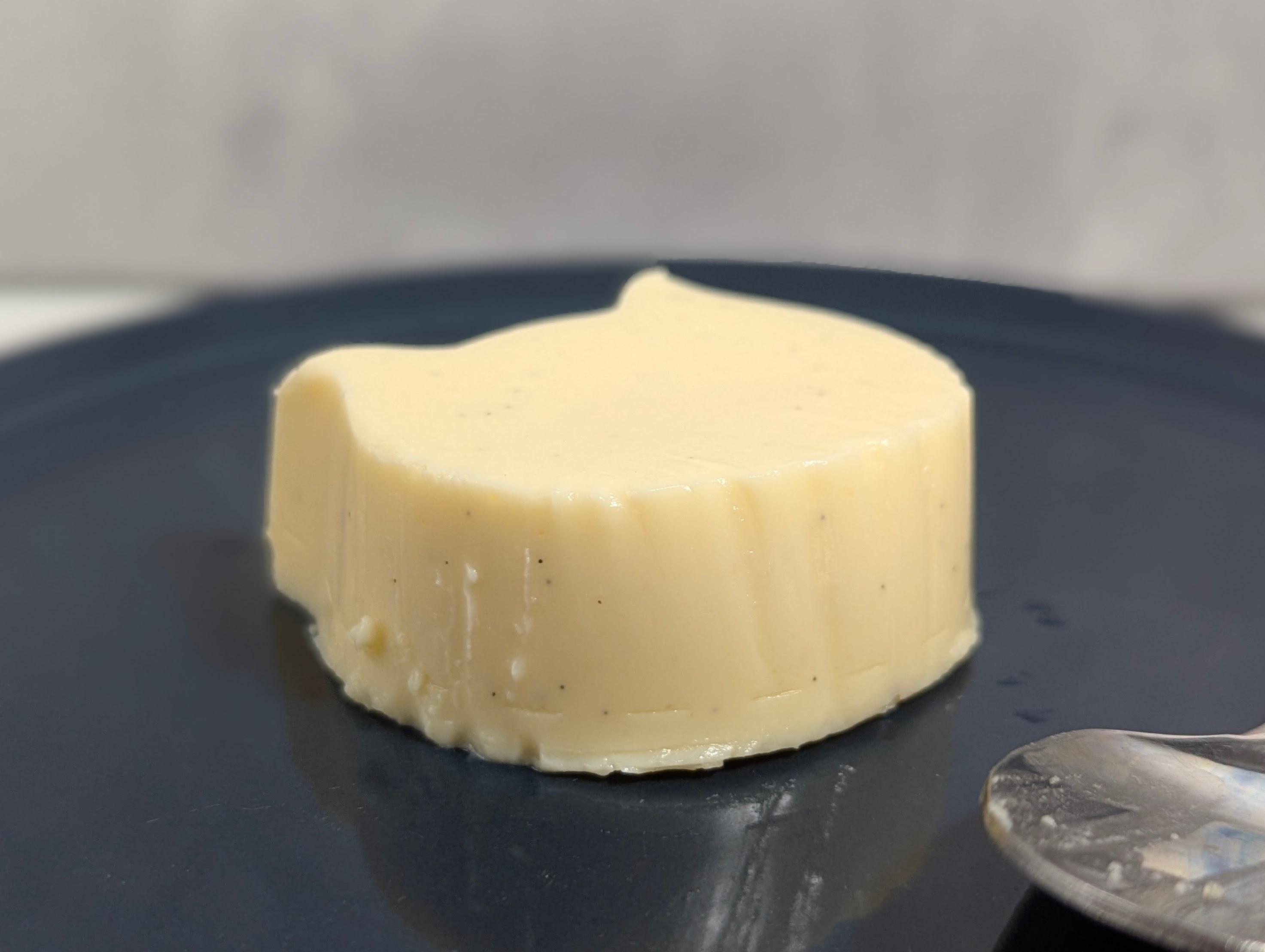 ファミリーマート、商品名：にゃんともおいしいチーズケーキ　塩バニラ (13)