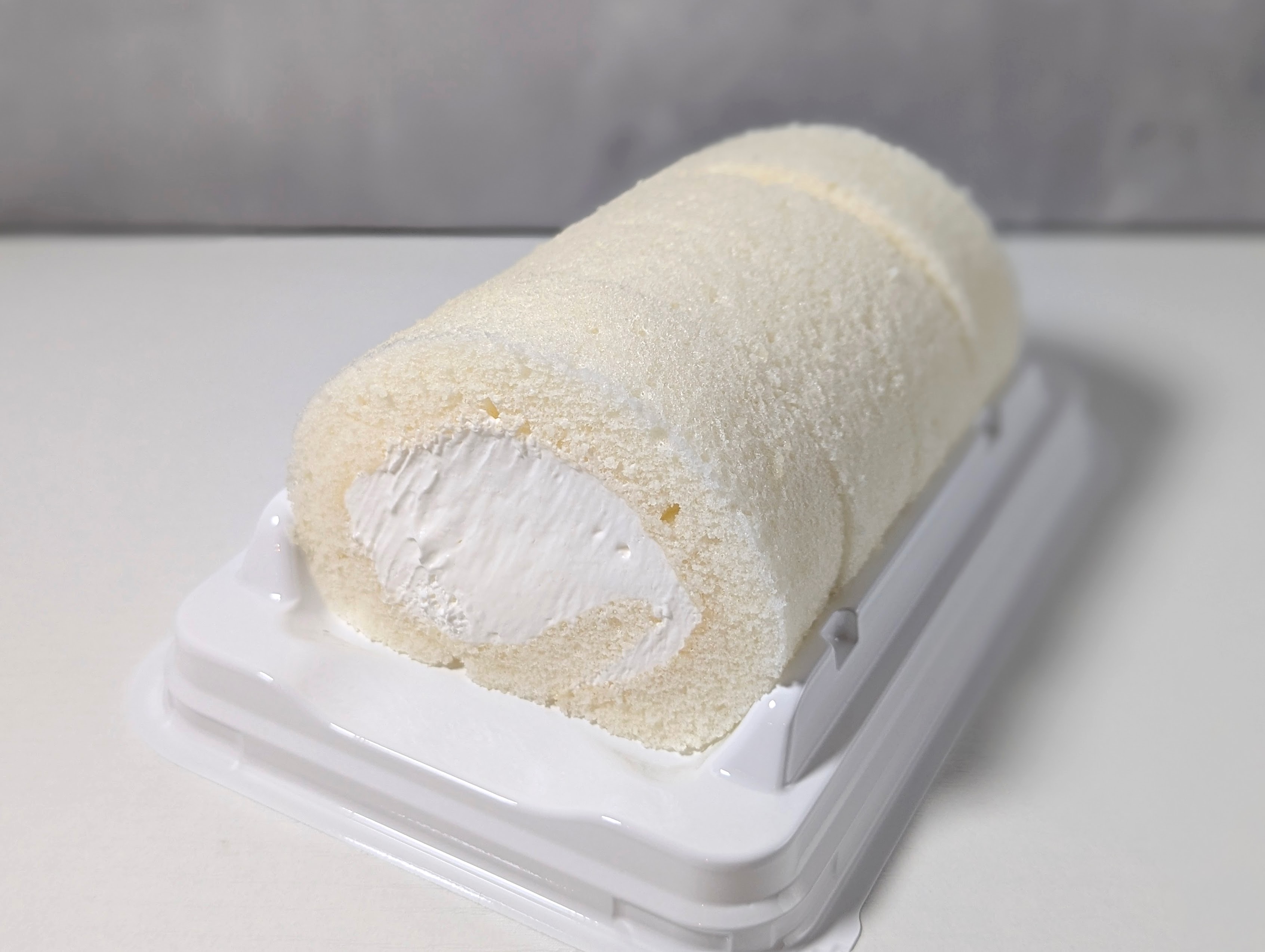 モンテール、チーズクリームロールケーキ (12)