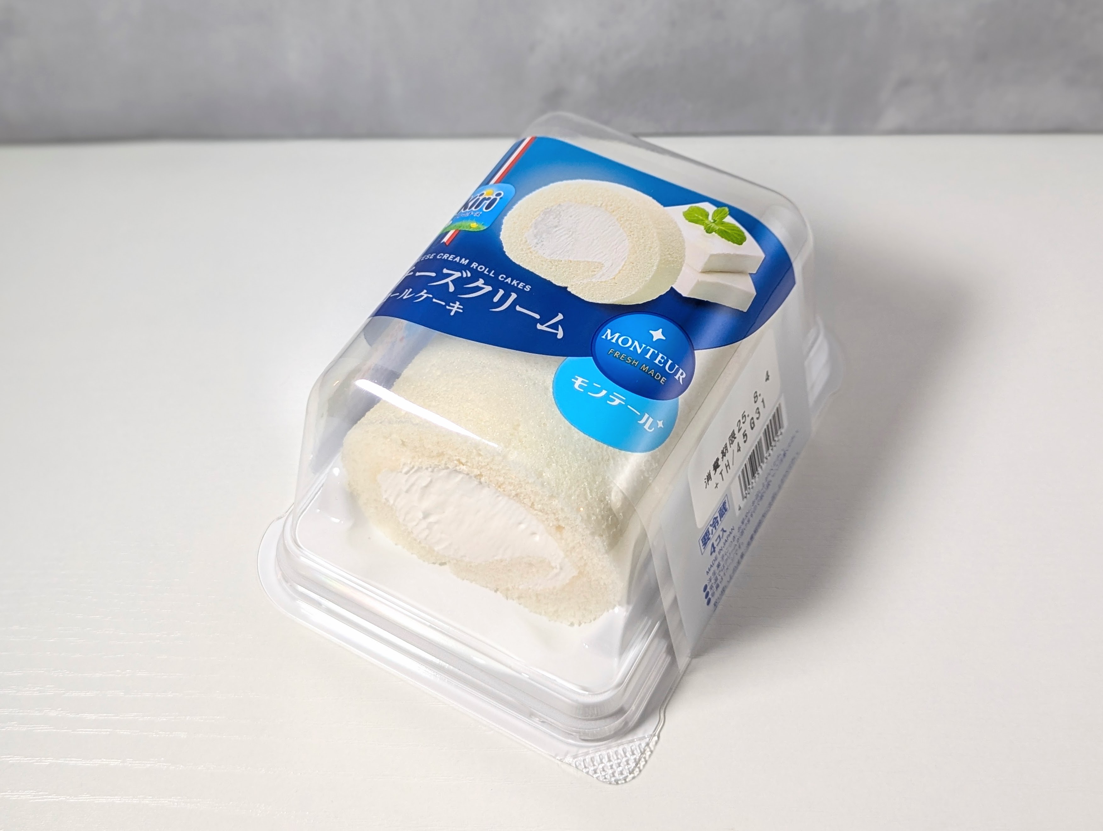 モンテール、チーズクリームロールケーキ (2)