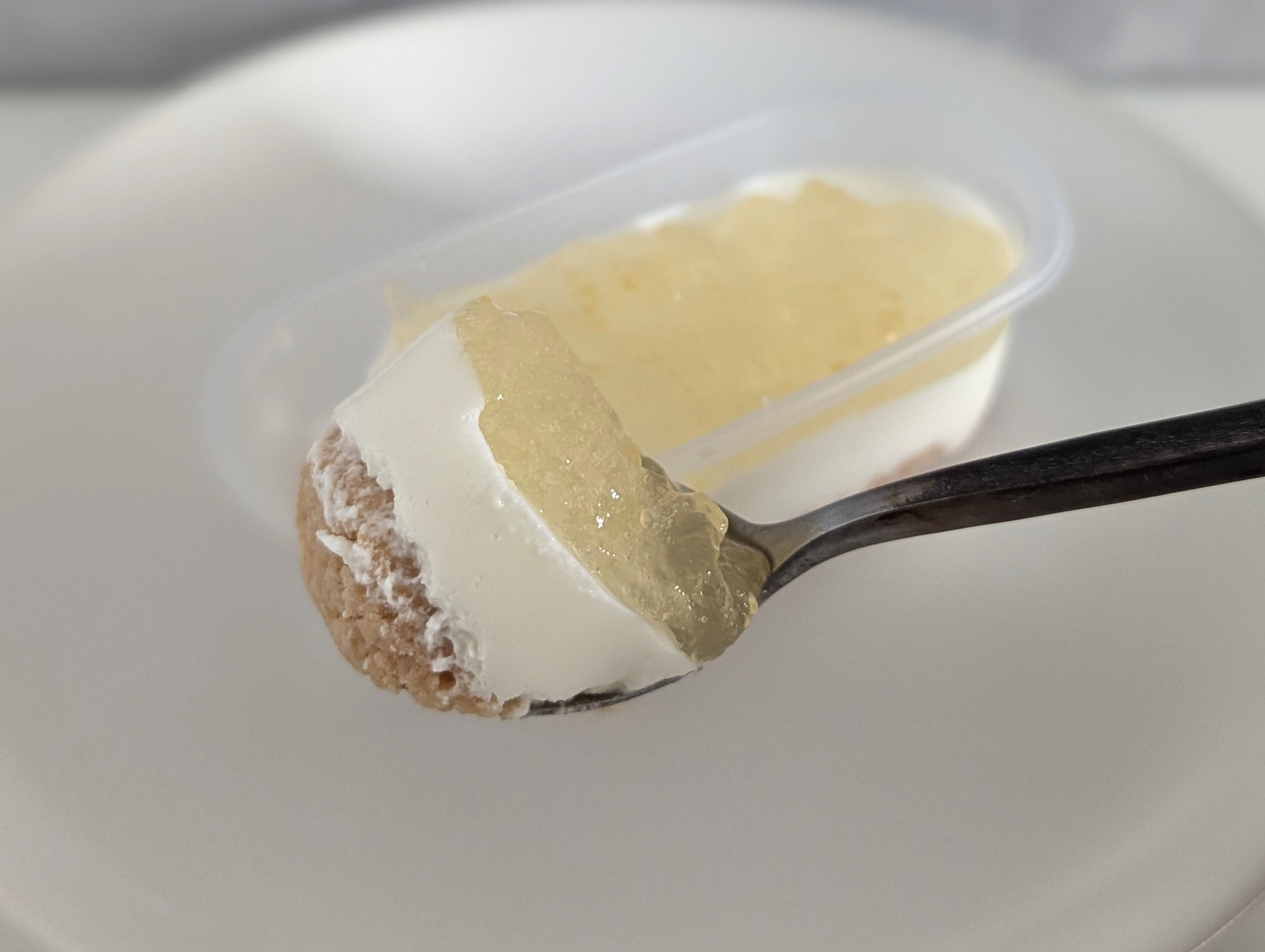 ローソン、爽やかレモンのレアチーズケーキ (8)
