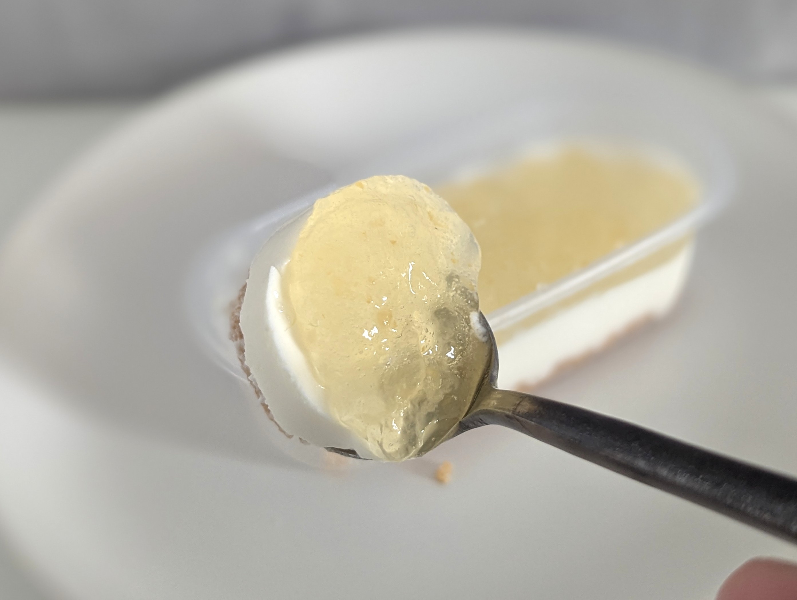 ローソン、爽やかレモンのレアチーズケーキ (8)