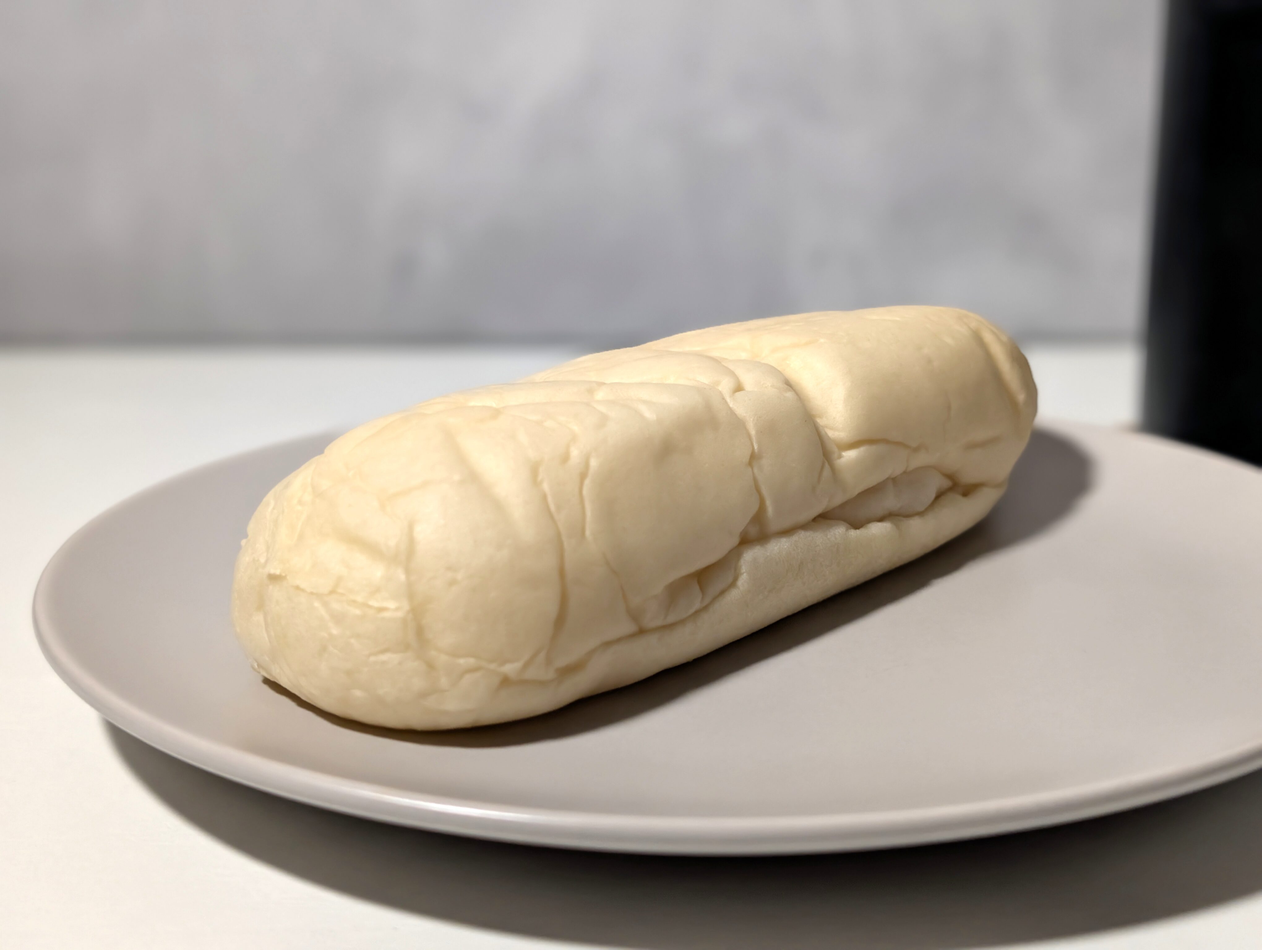 ファミリーマート、【安食雄二シェフ監修】白生コッペパン（レアチーズ&レモンカスタード） (5)