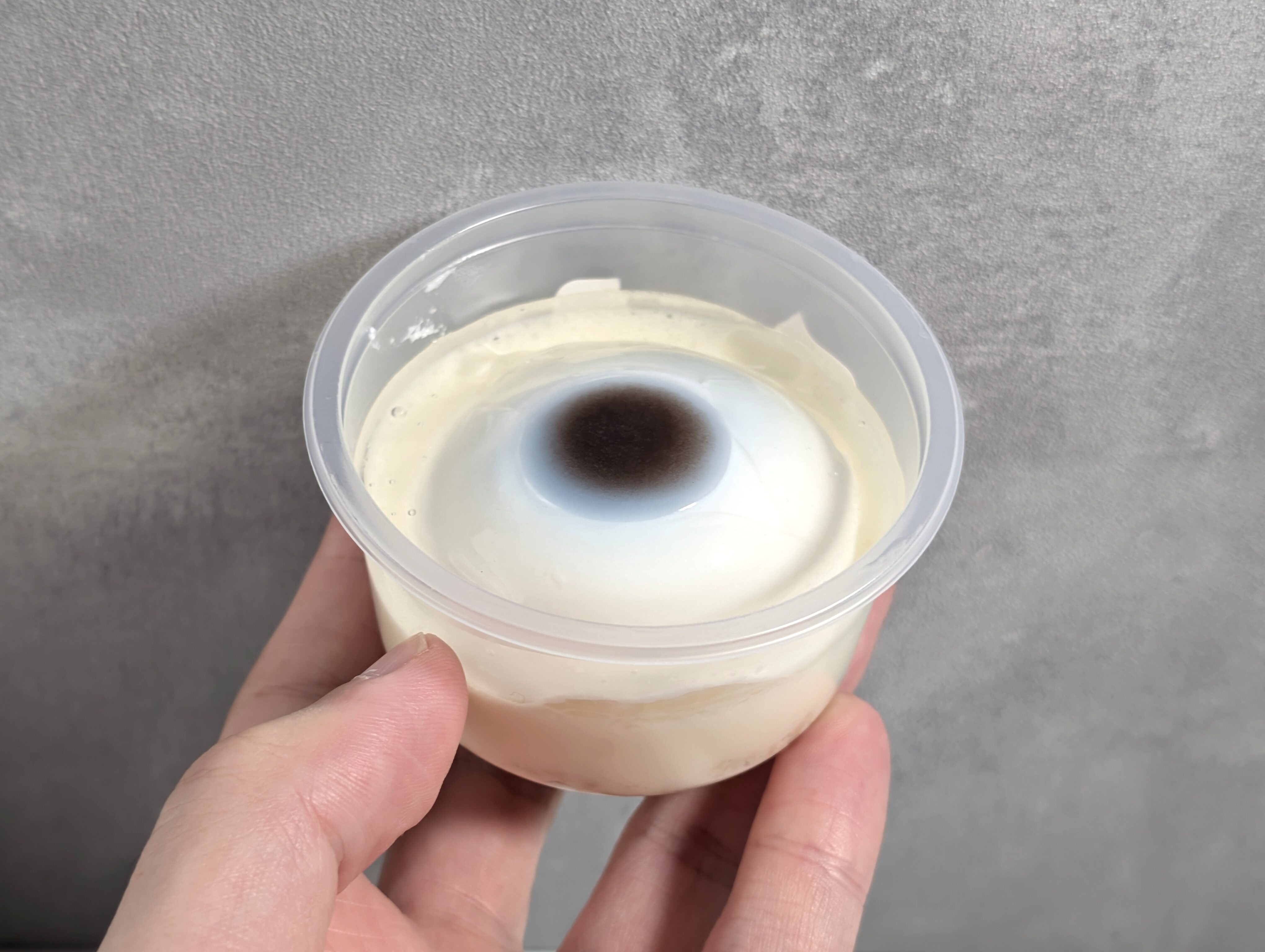 Uchi Café ローソンアイ・レアチーズ (1)