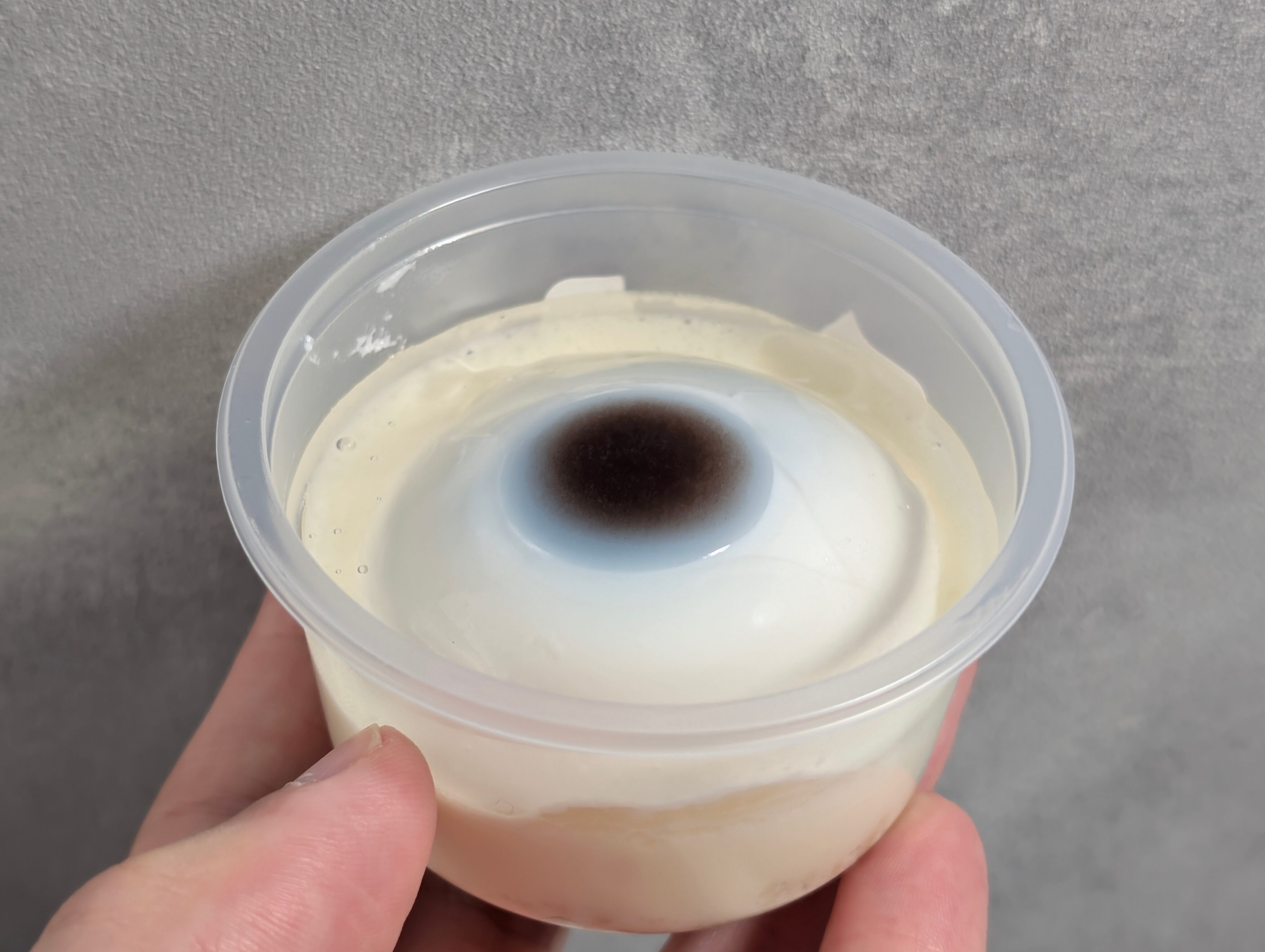 Uchi Café ローソンアイ・レアチーズ (1)