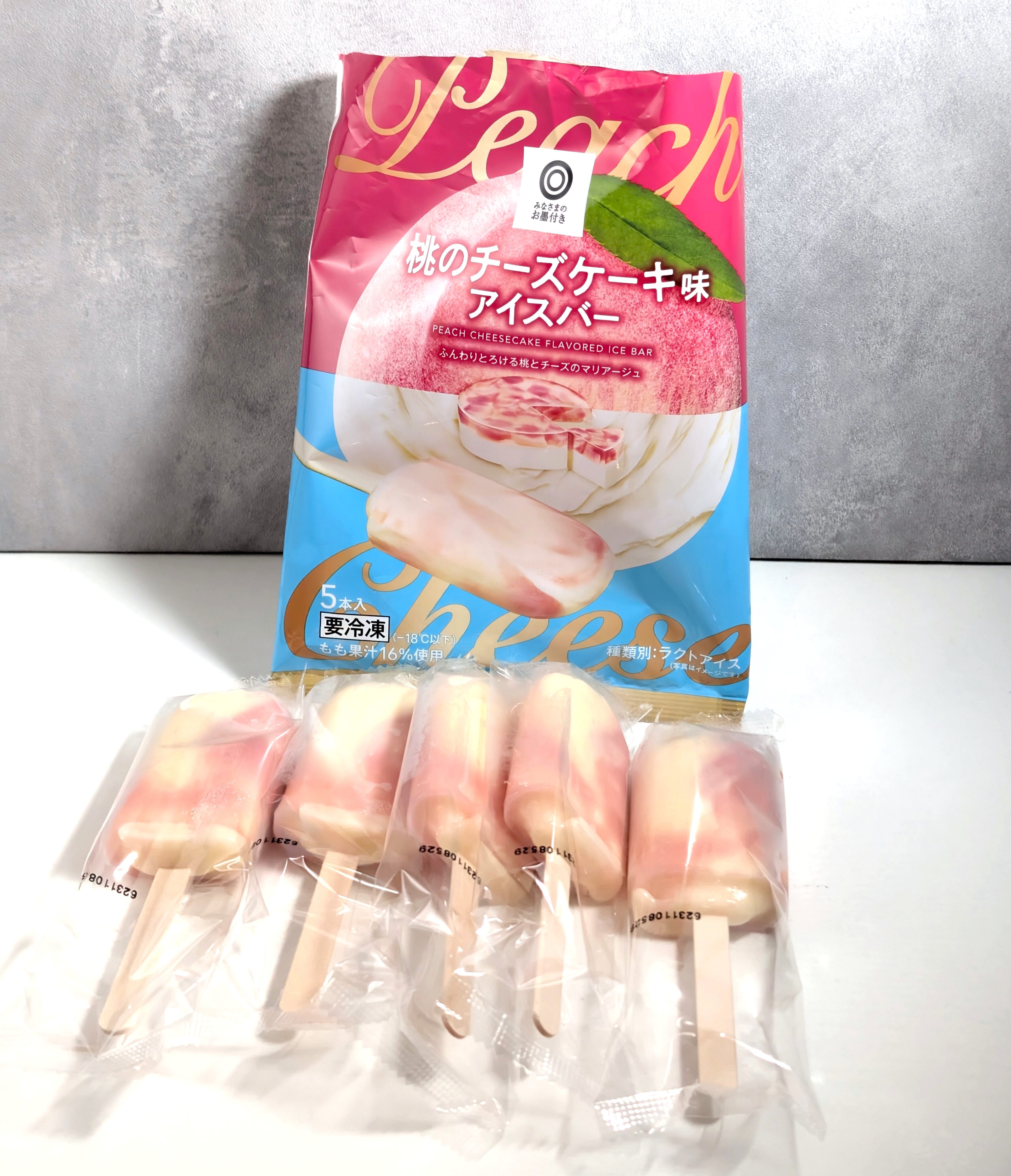 西友、桃のチーズケーキ味アイスバー 5本入 (1)