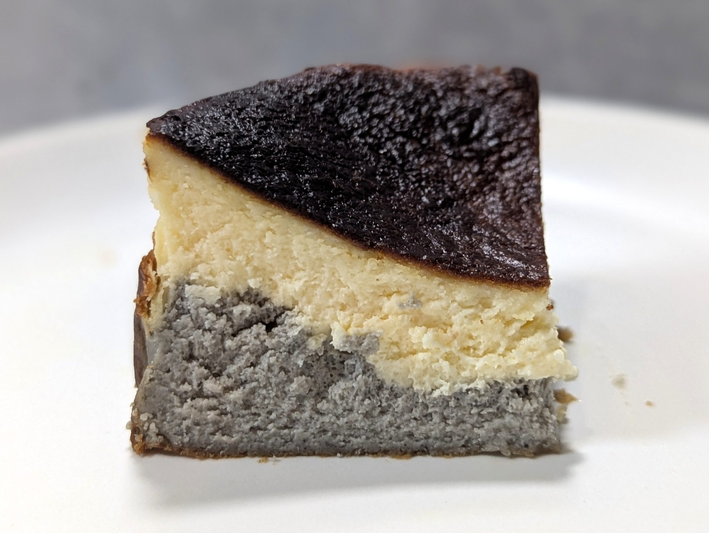 メイユール（le meilleur）とろける2層のバスクチーズケーキ 黒ごま (4)