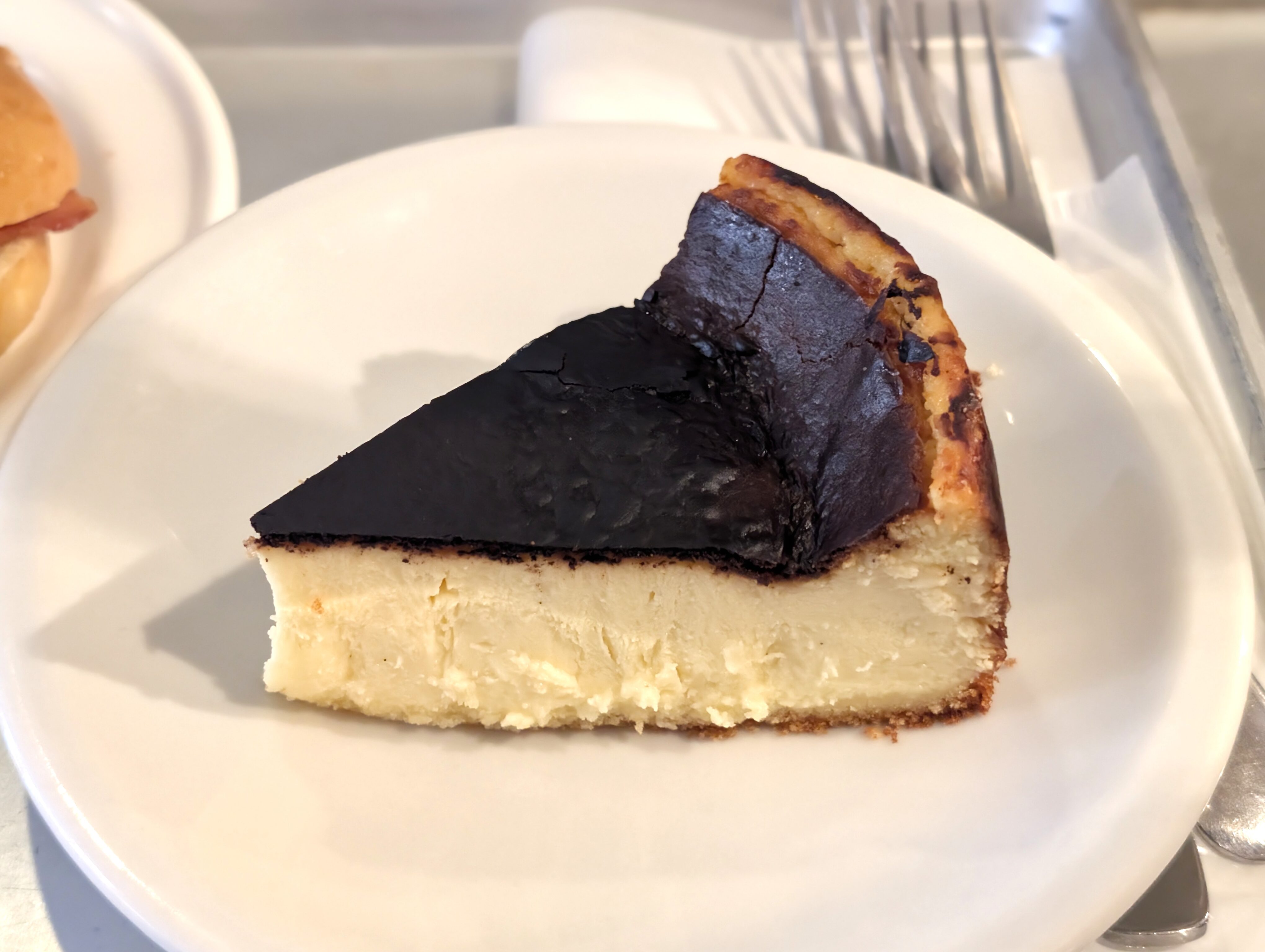 ローステッドコーヒー（Roasted COFFEE LABORATORY） (バスクチーズケーキ) (1)