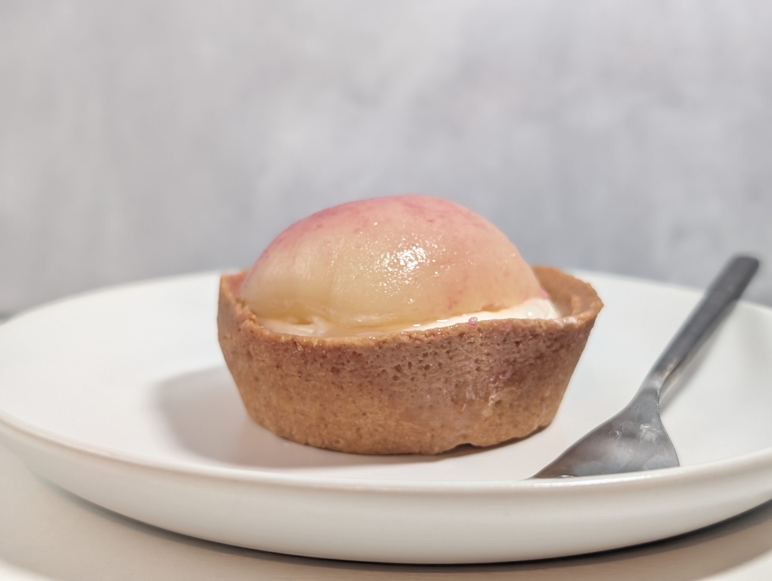 ローソン ごろっと1/2個分！桃のタルト
