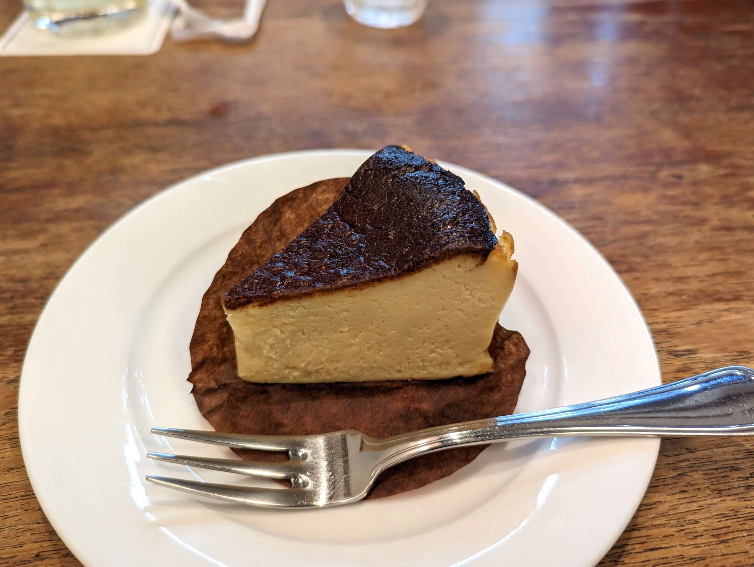さかこし珈琲店のバスクチーズケーキ