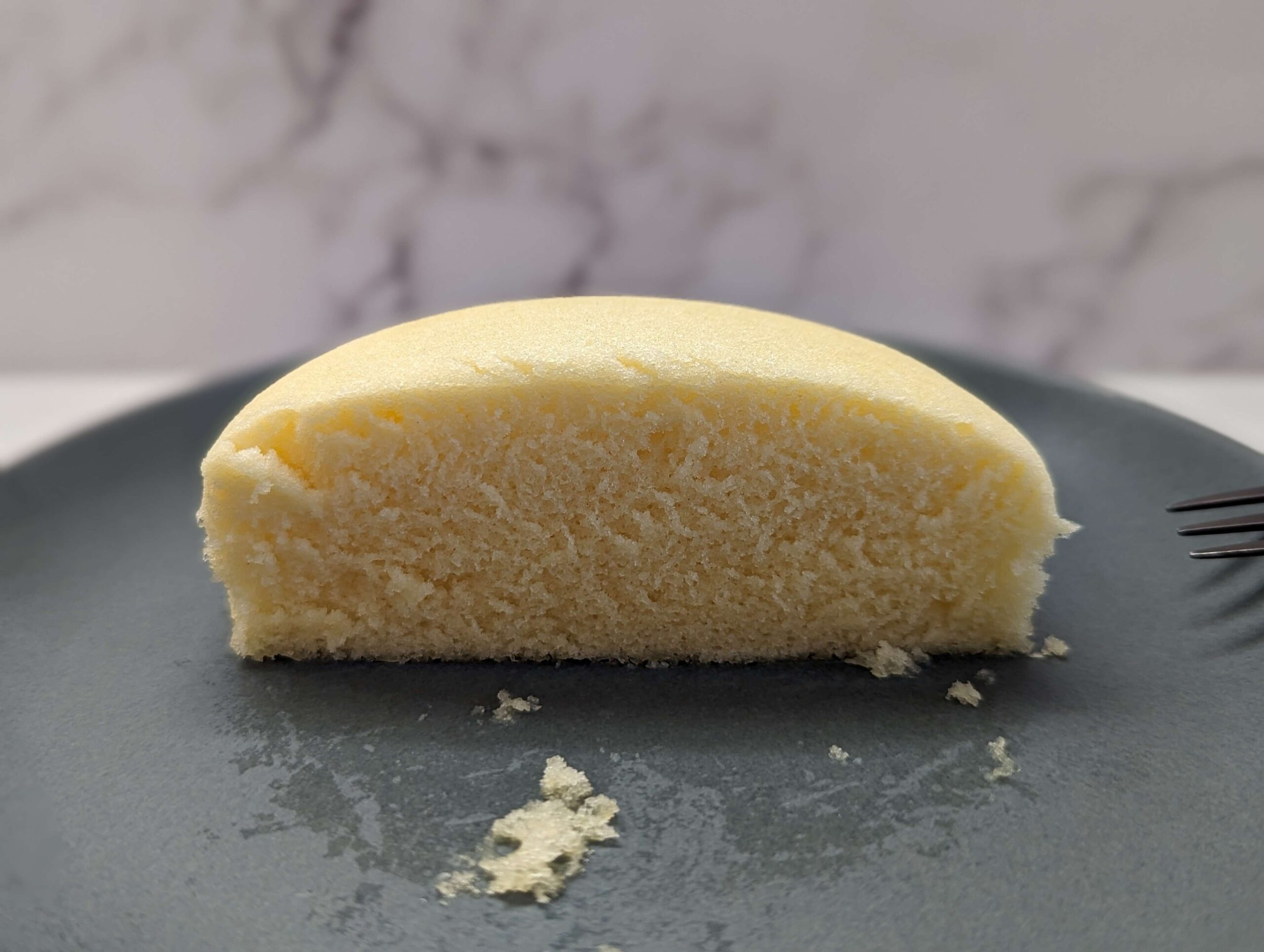 ローソンの「しっとりチーズ蒸しケーキ」 (10)
