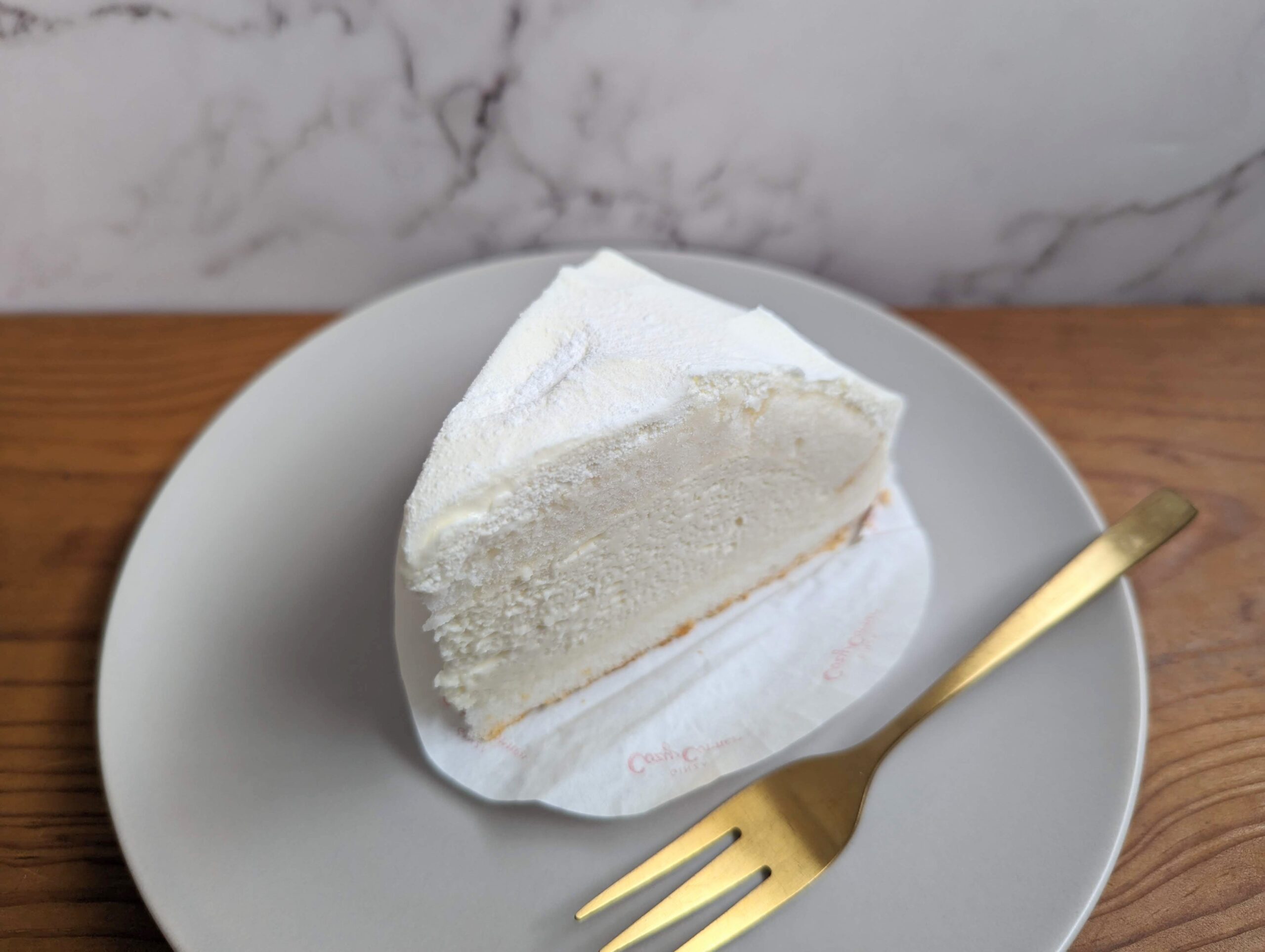銀座コージーコーナーの「北海道産5種のチーズを使ったこだわりレアチーズ」の写真 (3)