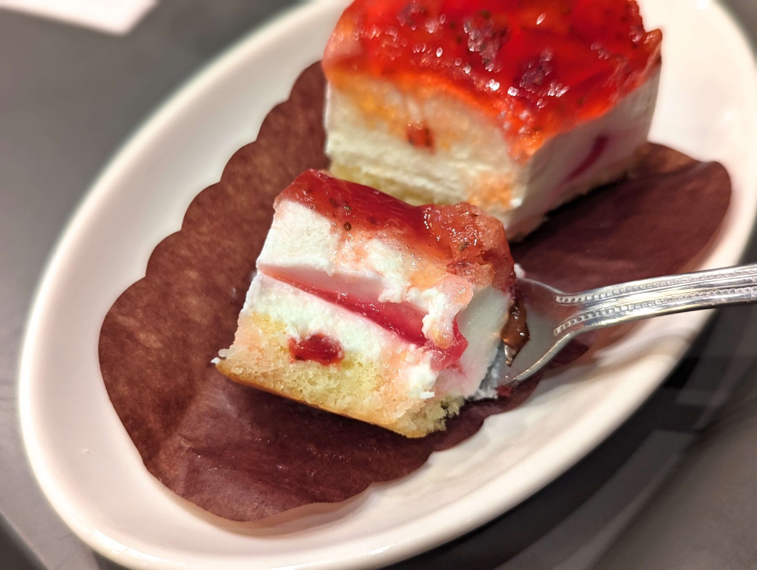 「プロント」苺のレアチーズケーキ