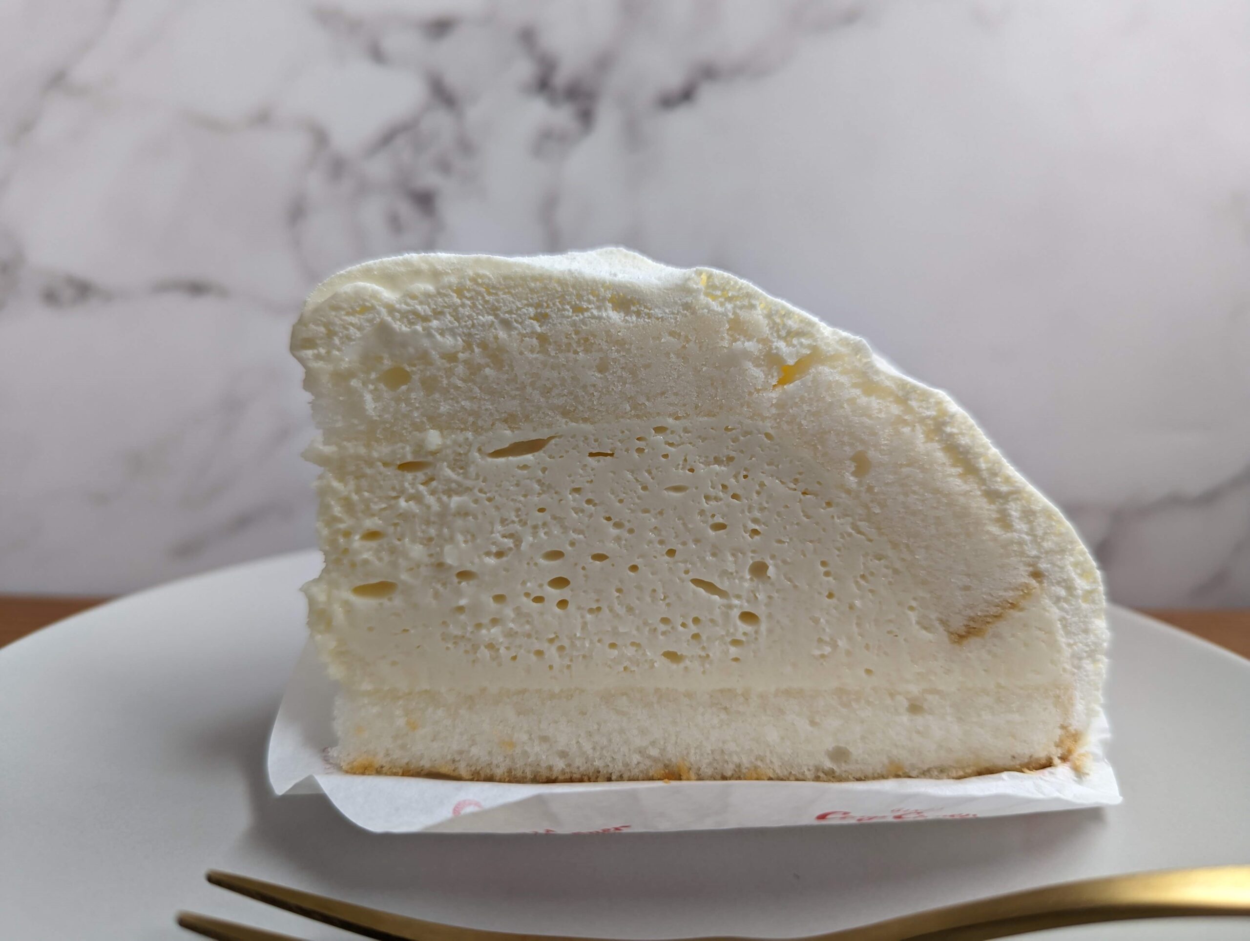 銀座コージーコーナーの「北海道産5種のチーズを使ったこだわりレアチーズ」の写真