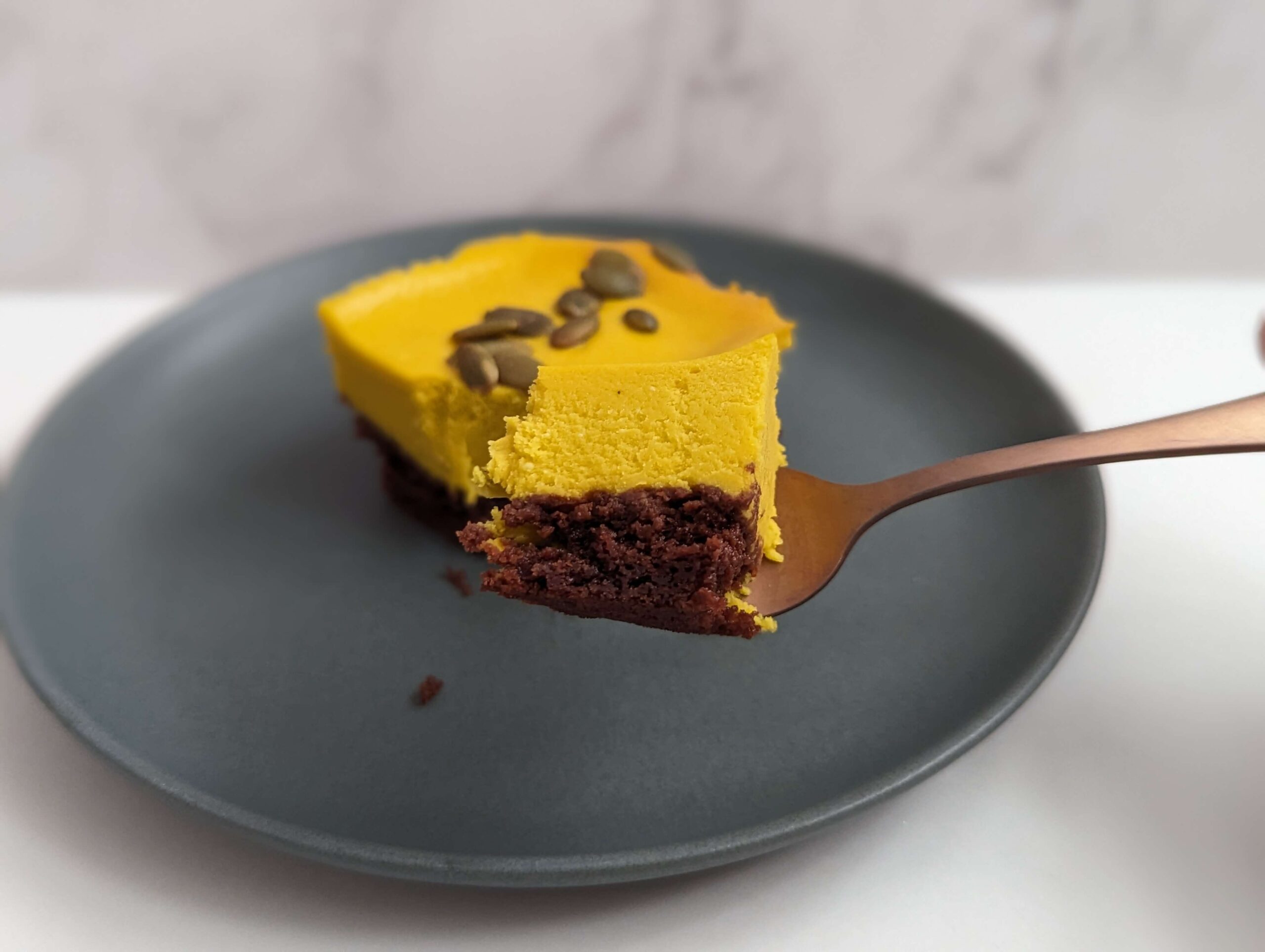 成城石井「北海道産かぼちゃのブラウニーパンプキンチーズケーキ」の写真