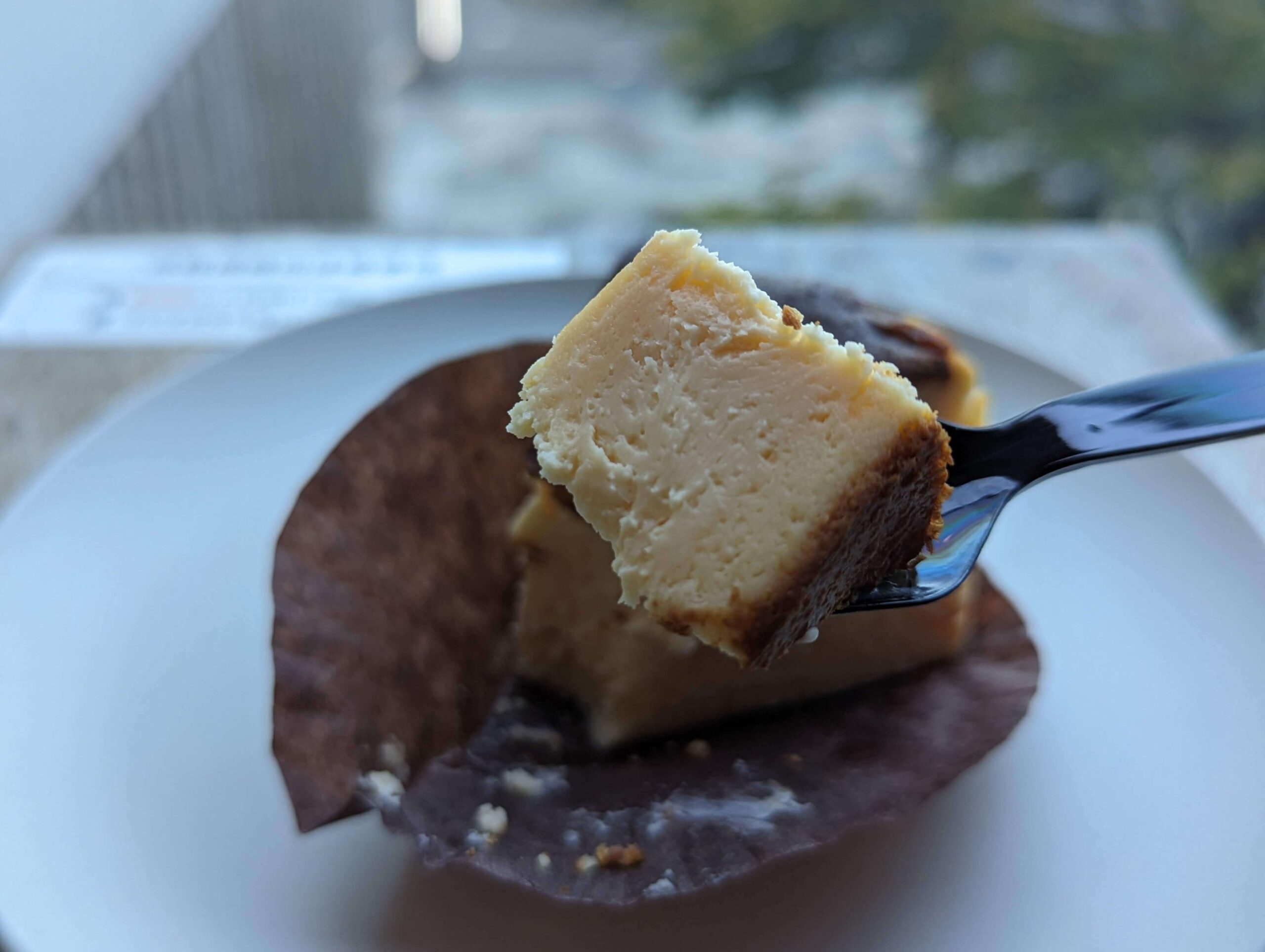中野「ソワメーム」のバスクチーズケーキの写真