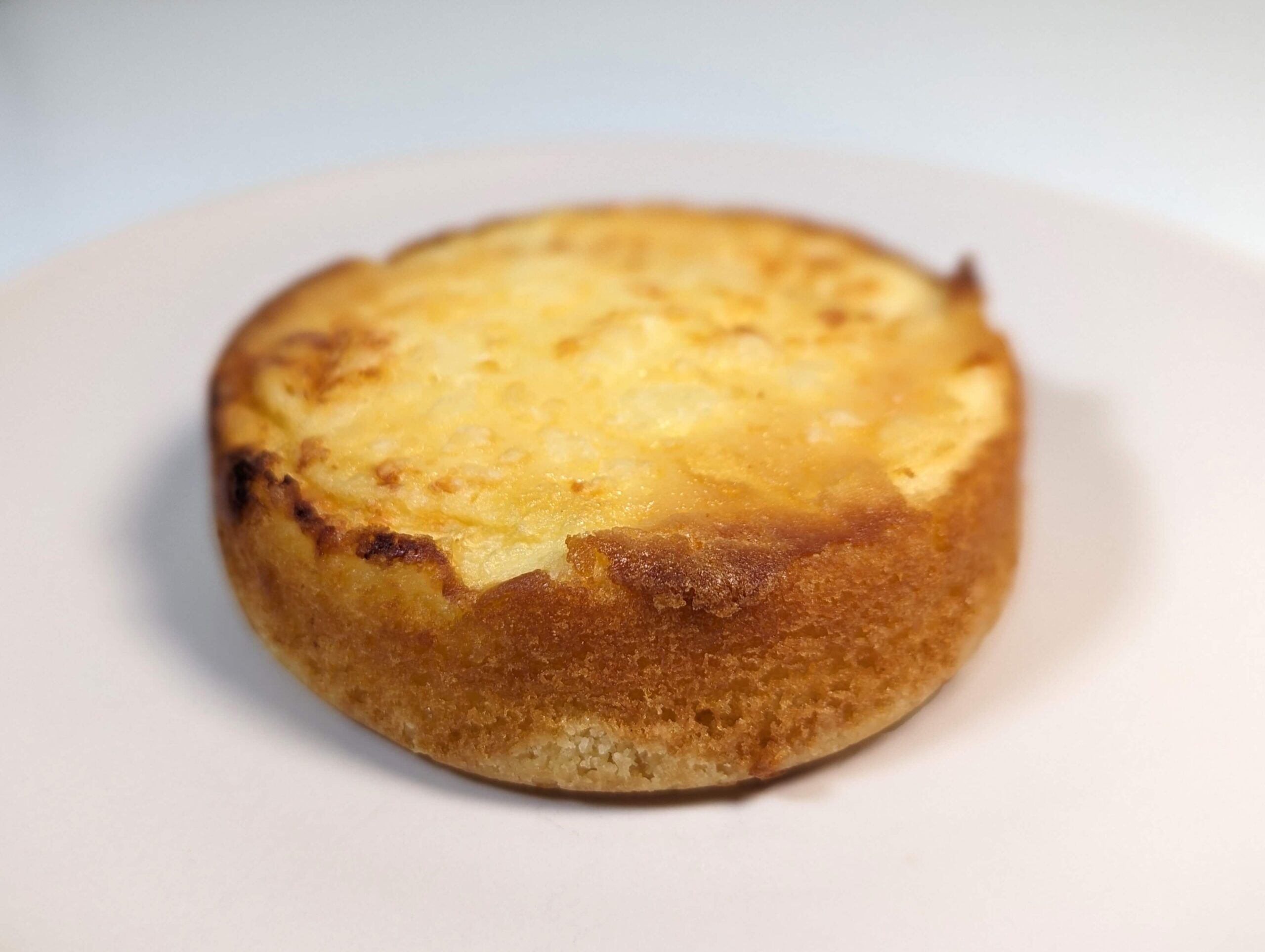 セブンプレミアム「北海道チーズのチーズケーキタルト」2024年4月24日 (9)